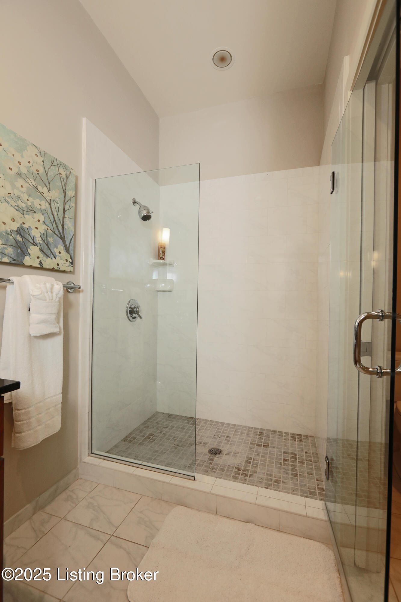 324 E Main St 227