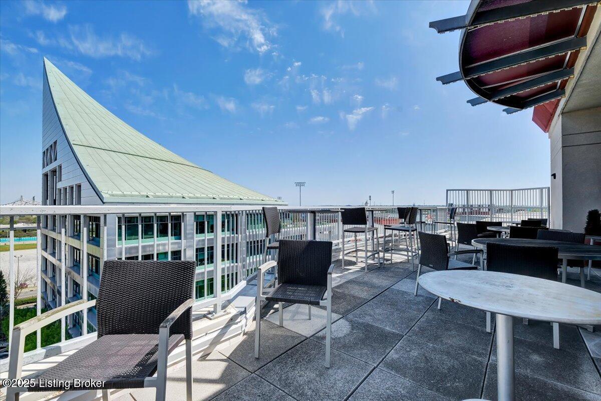 324 E Main St 227