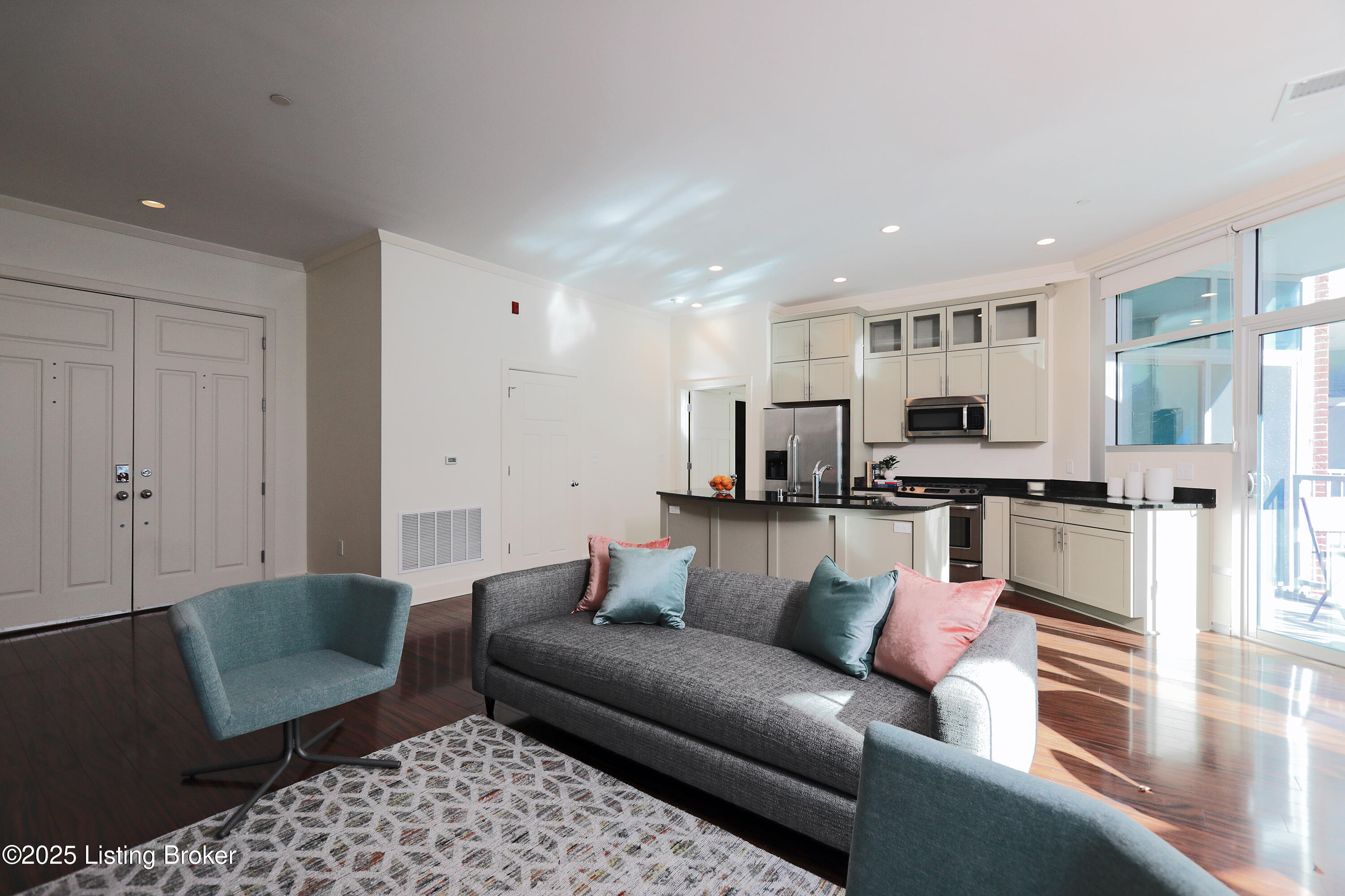 324 E Main St 227