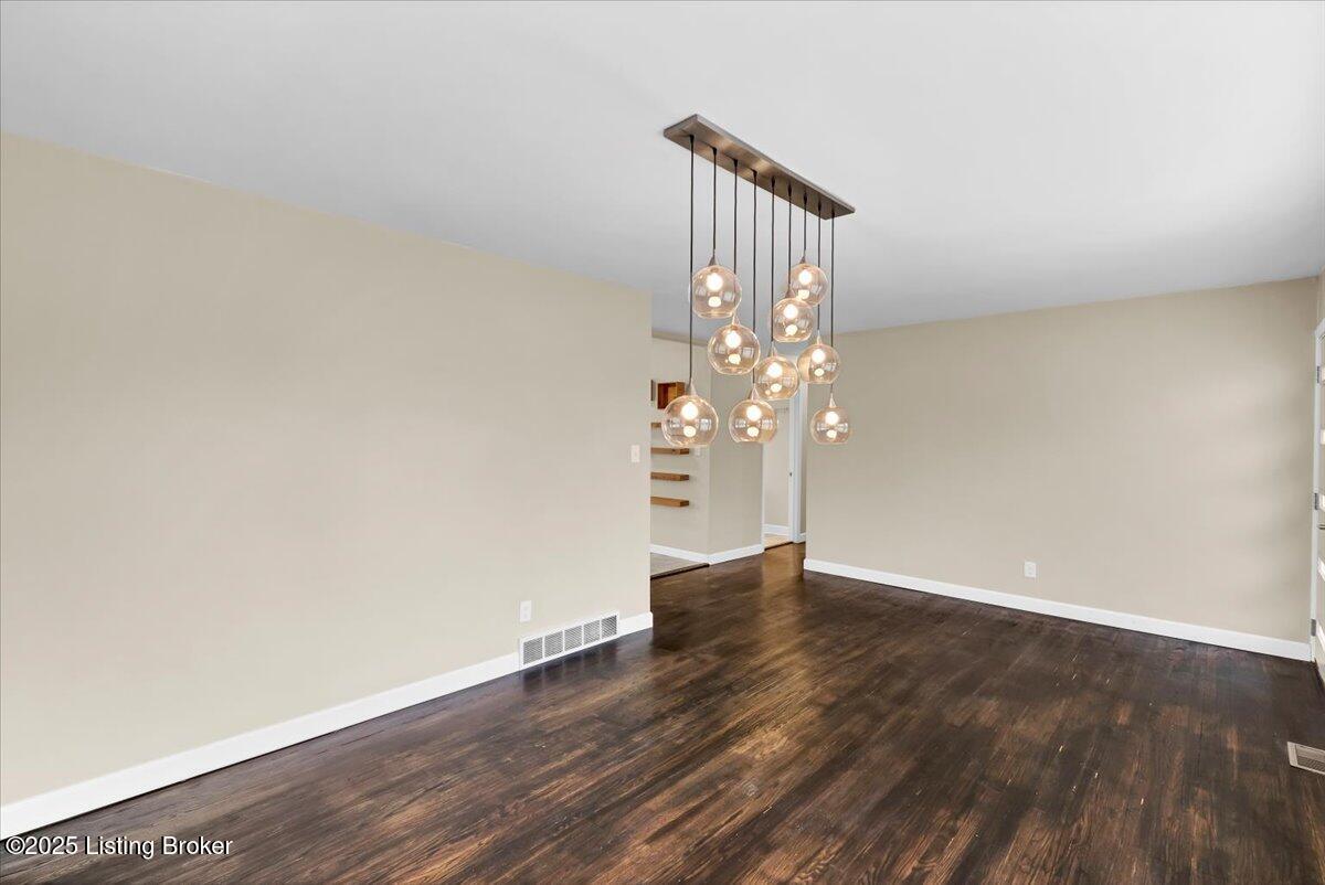 6711 Riverway Dr