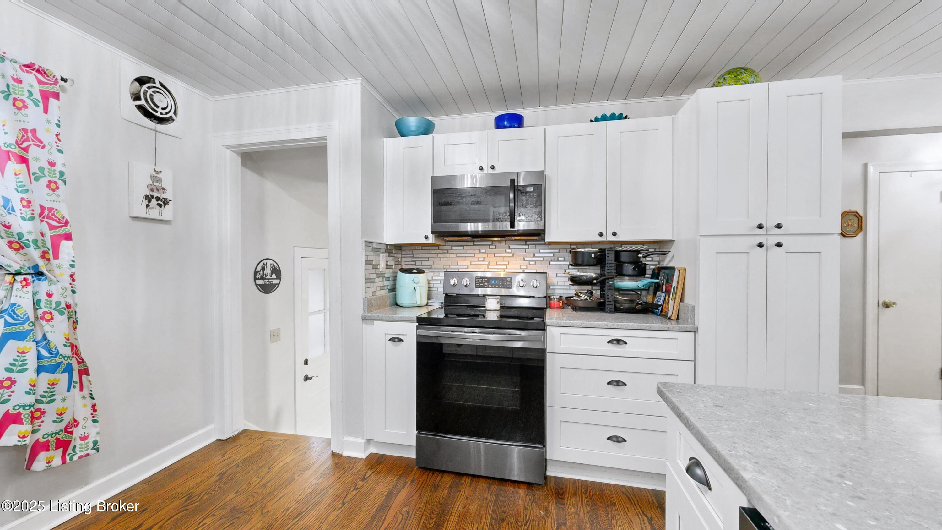 305 Merriman Rd