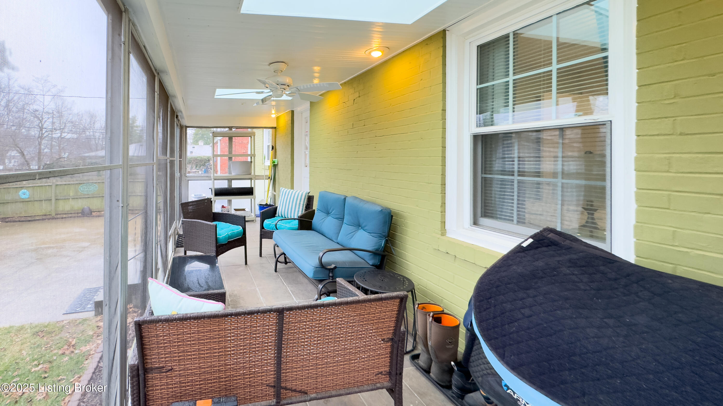 305 Merriman Rd