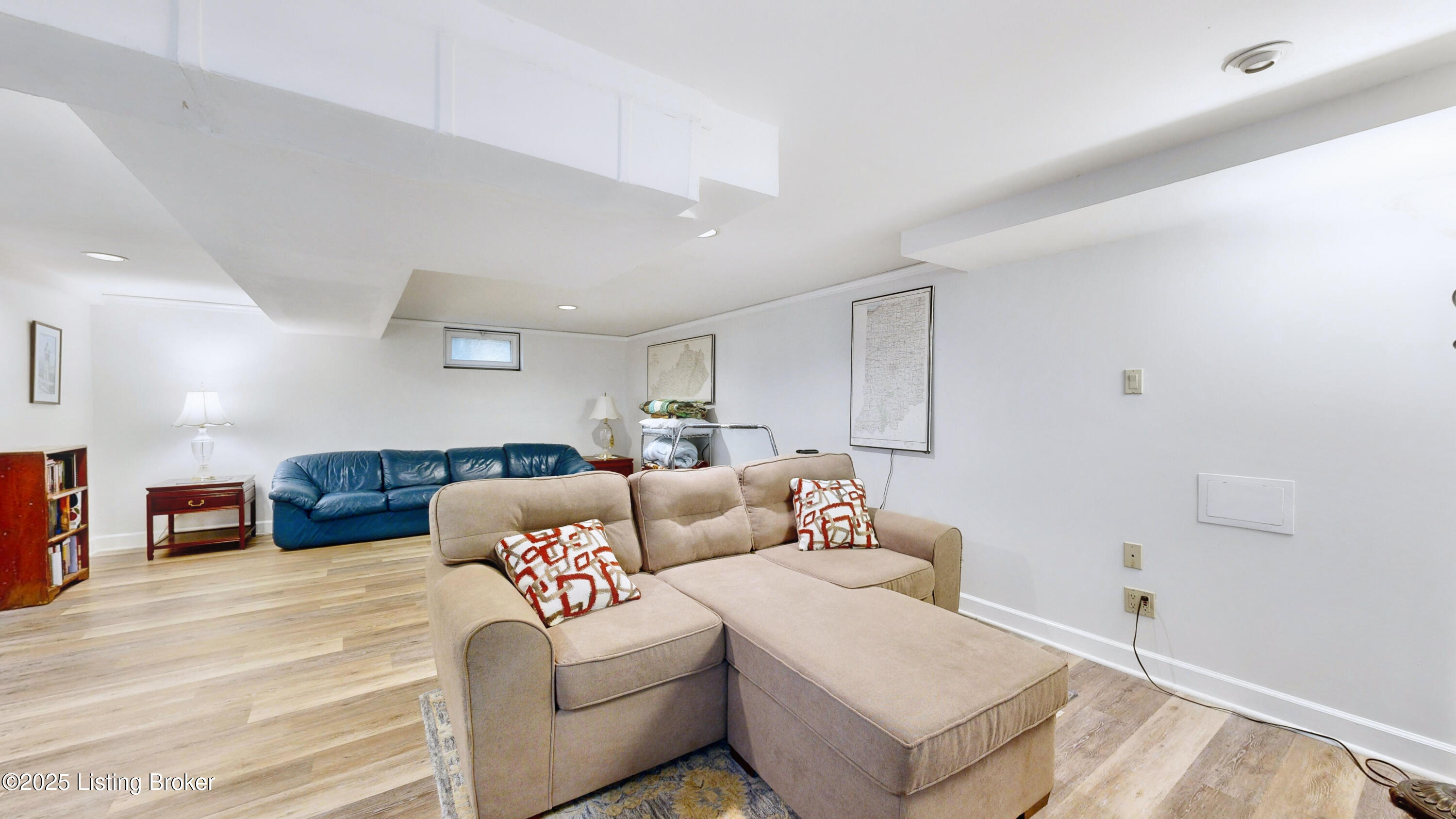 305 Merriman Rd