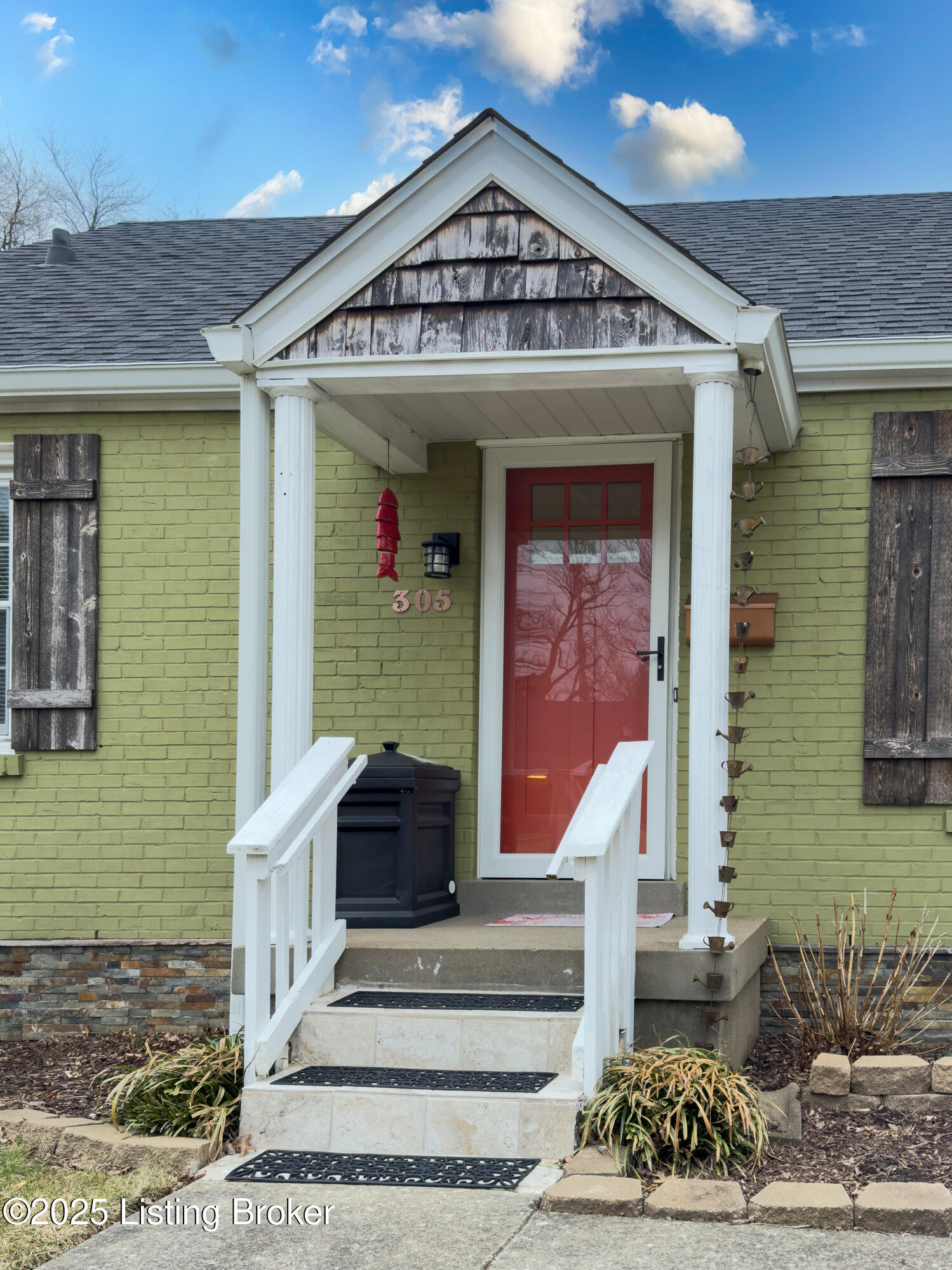 305 Merriman Rd