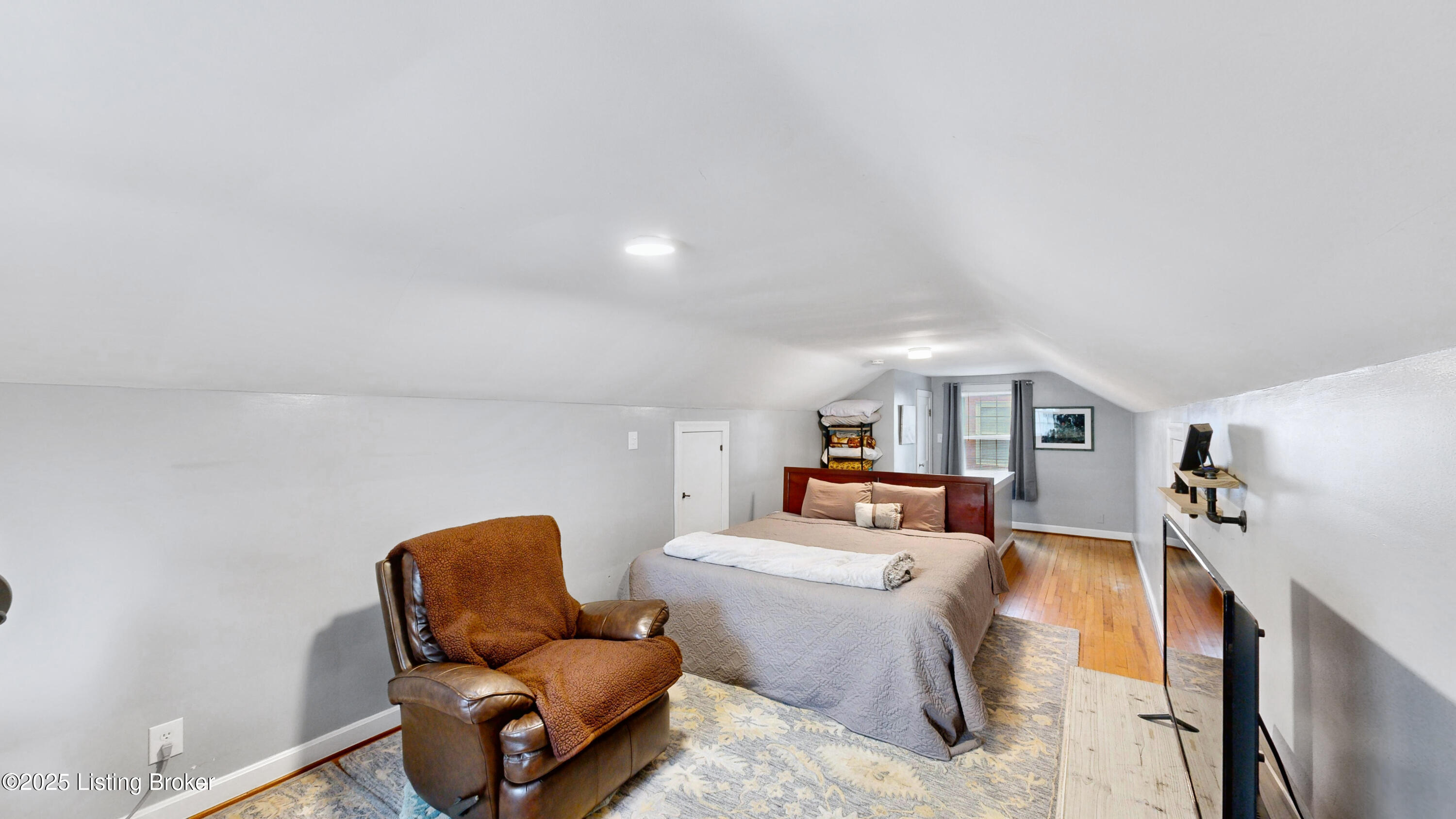 305 Merriman Rd