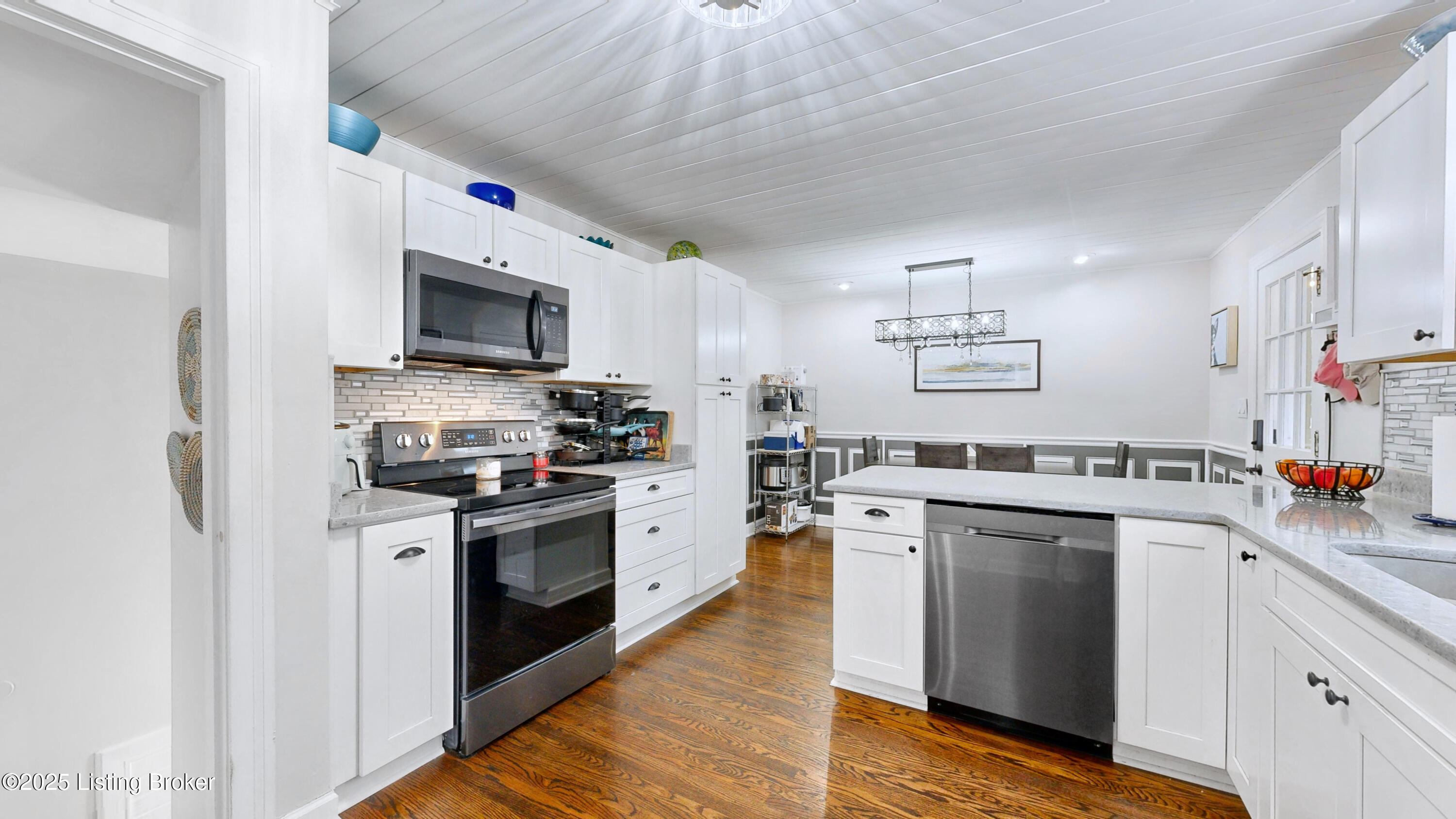 305 Merriman Rd
