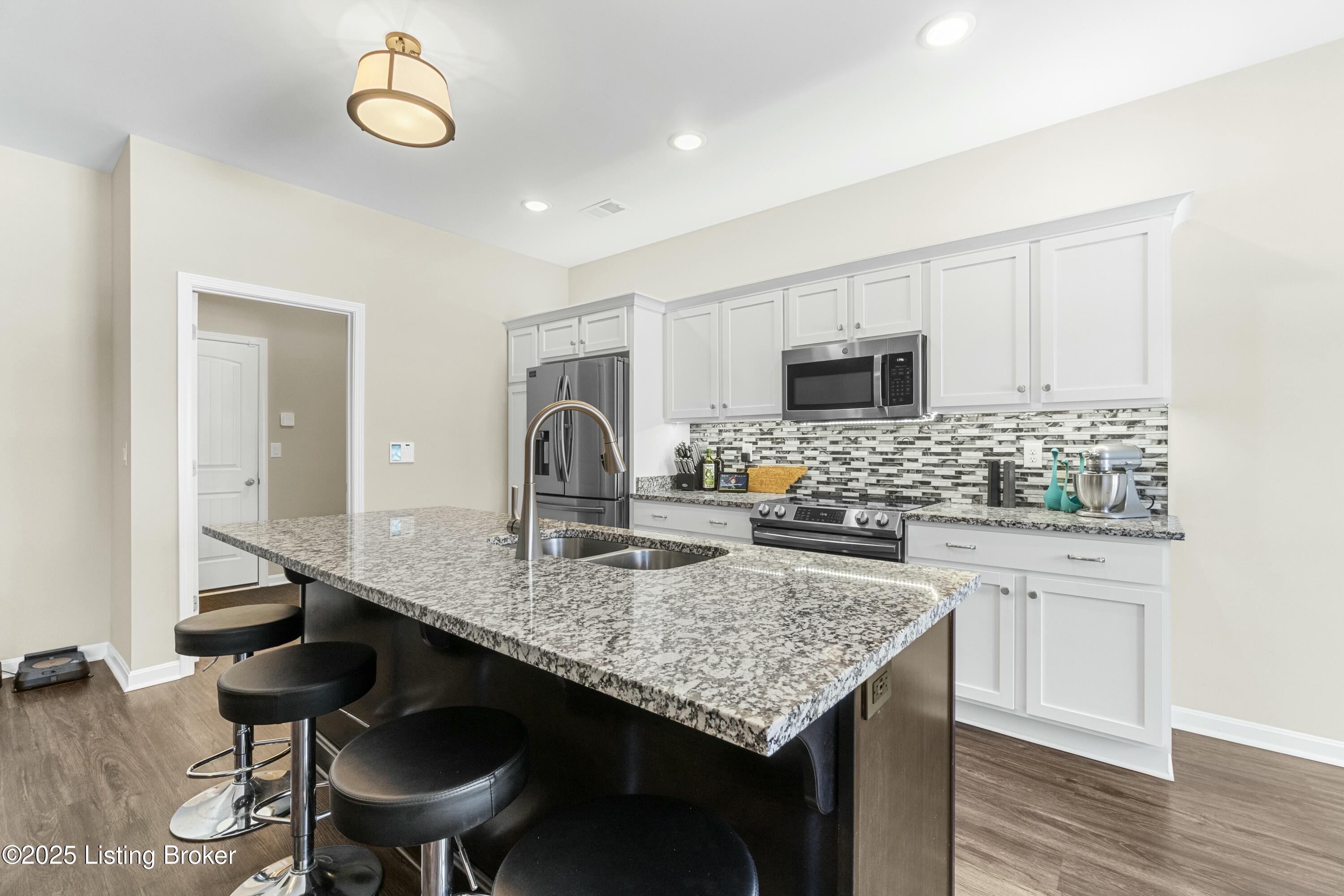 1431 Parkridge Pkwy