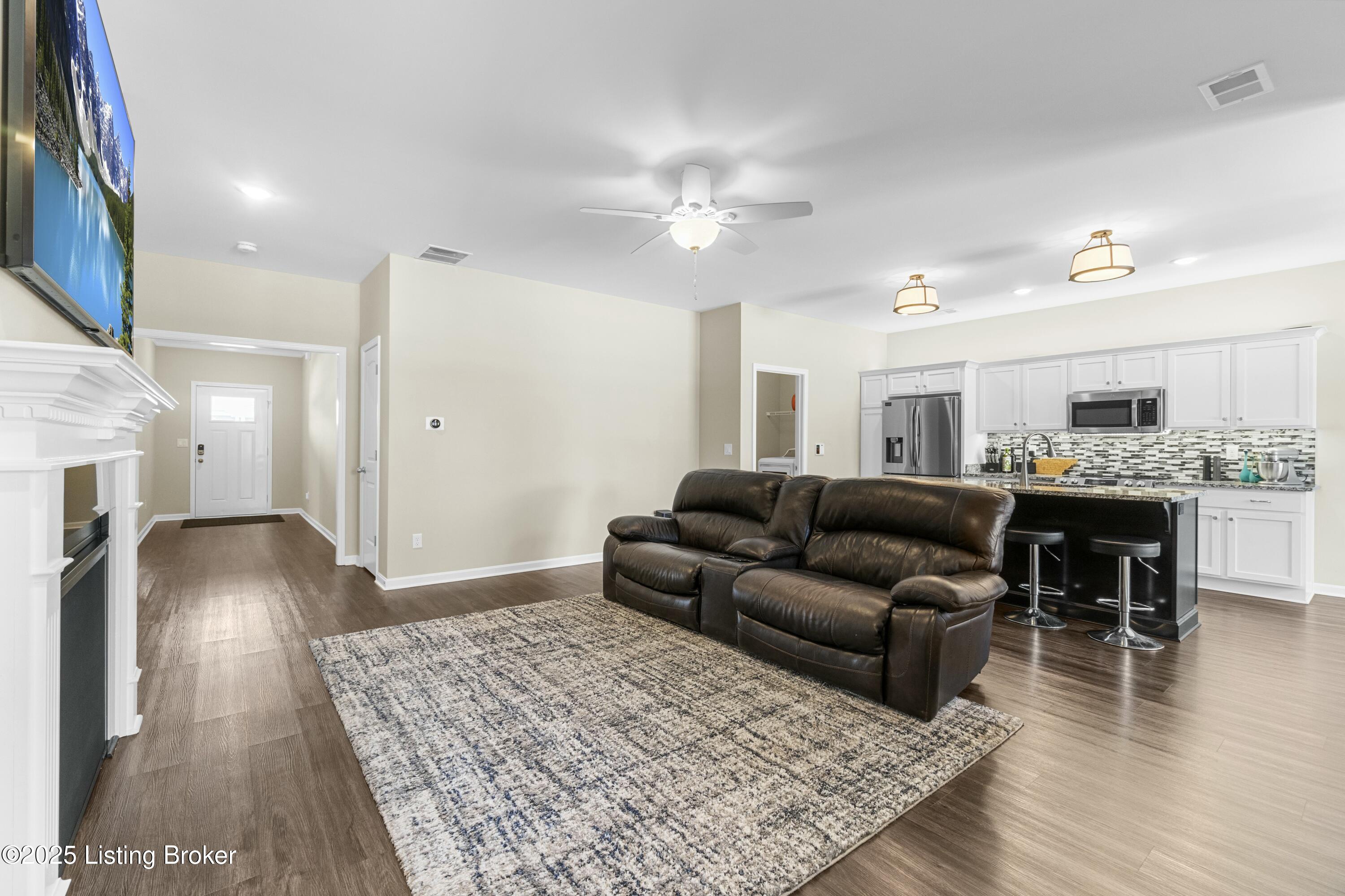 1431 Parkridge Pkwy