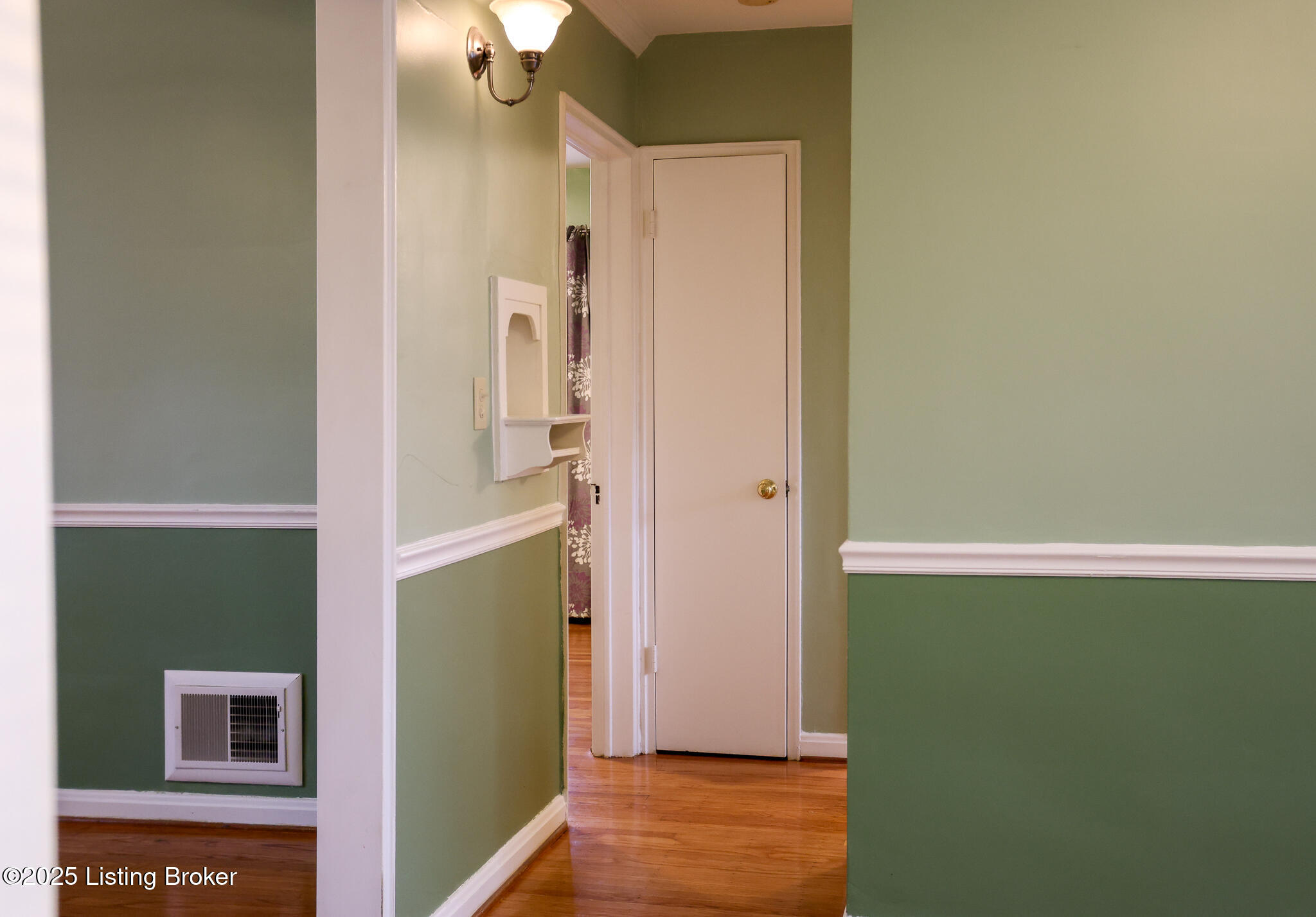 114 Crescent Ave D4