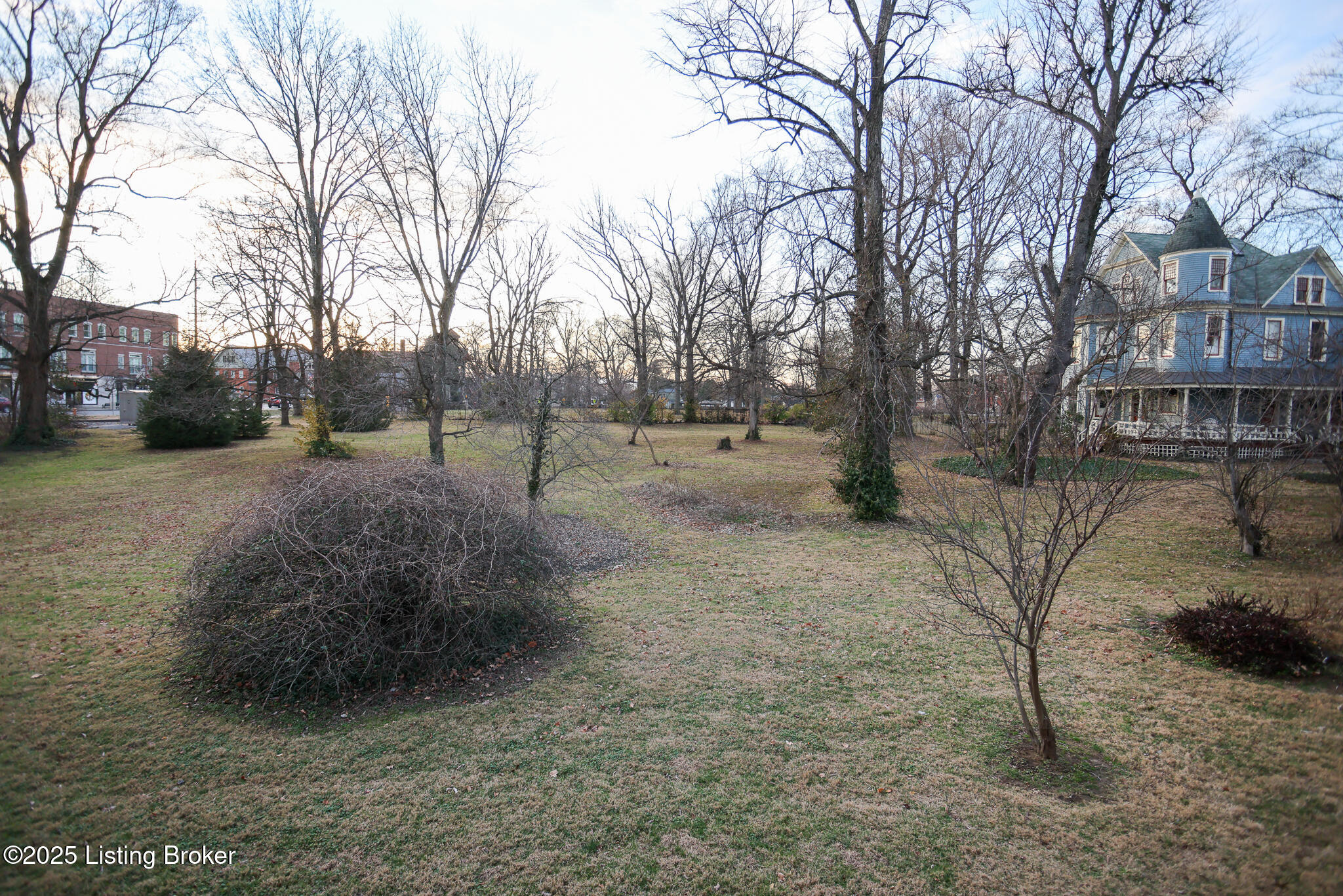 114 Crescent Ave D4