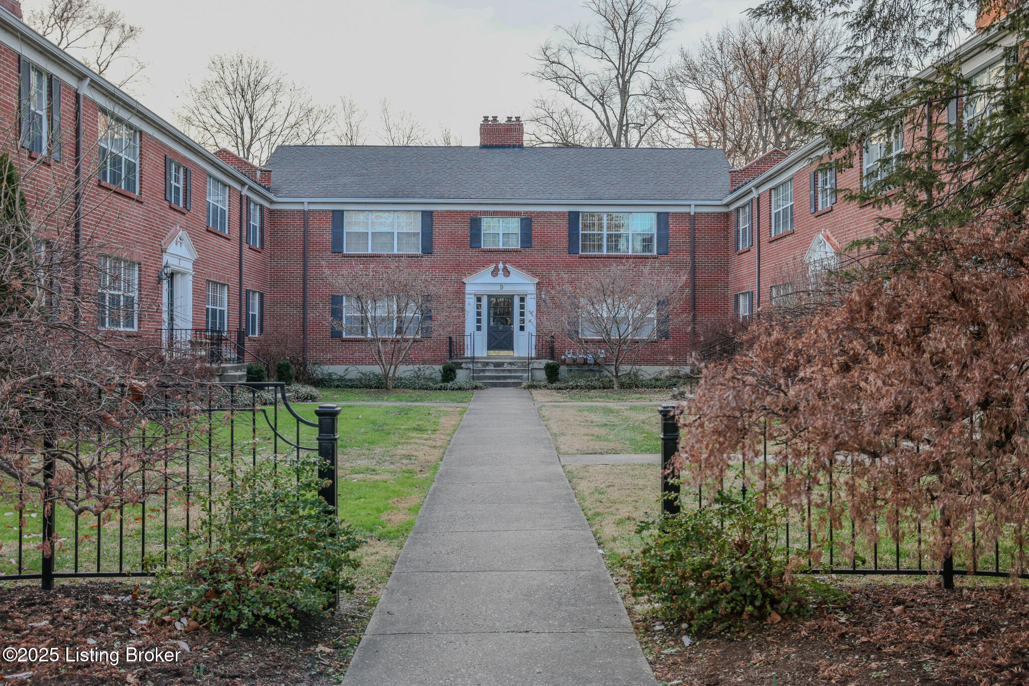 114 Crescent Ave D4