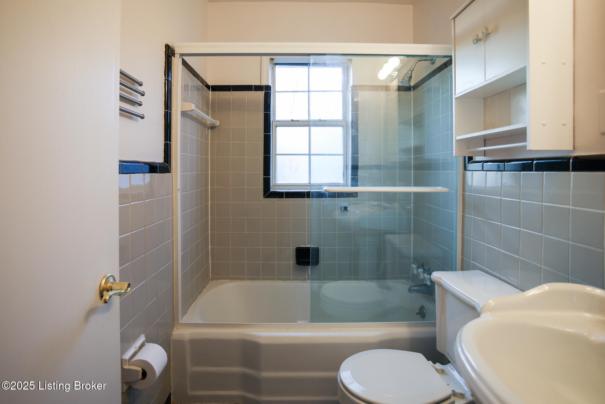 114 Crescent Ave D4