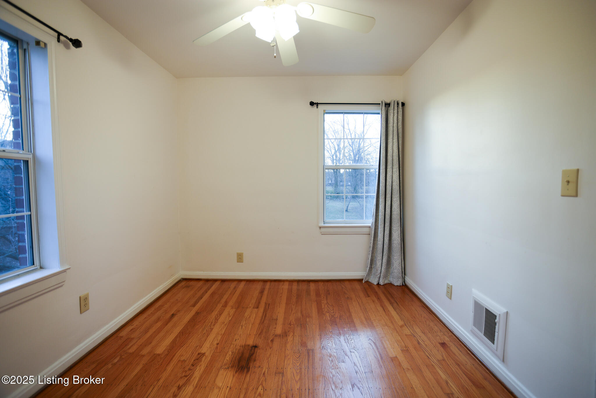 114 Crescent Ave D4