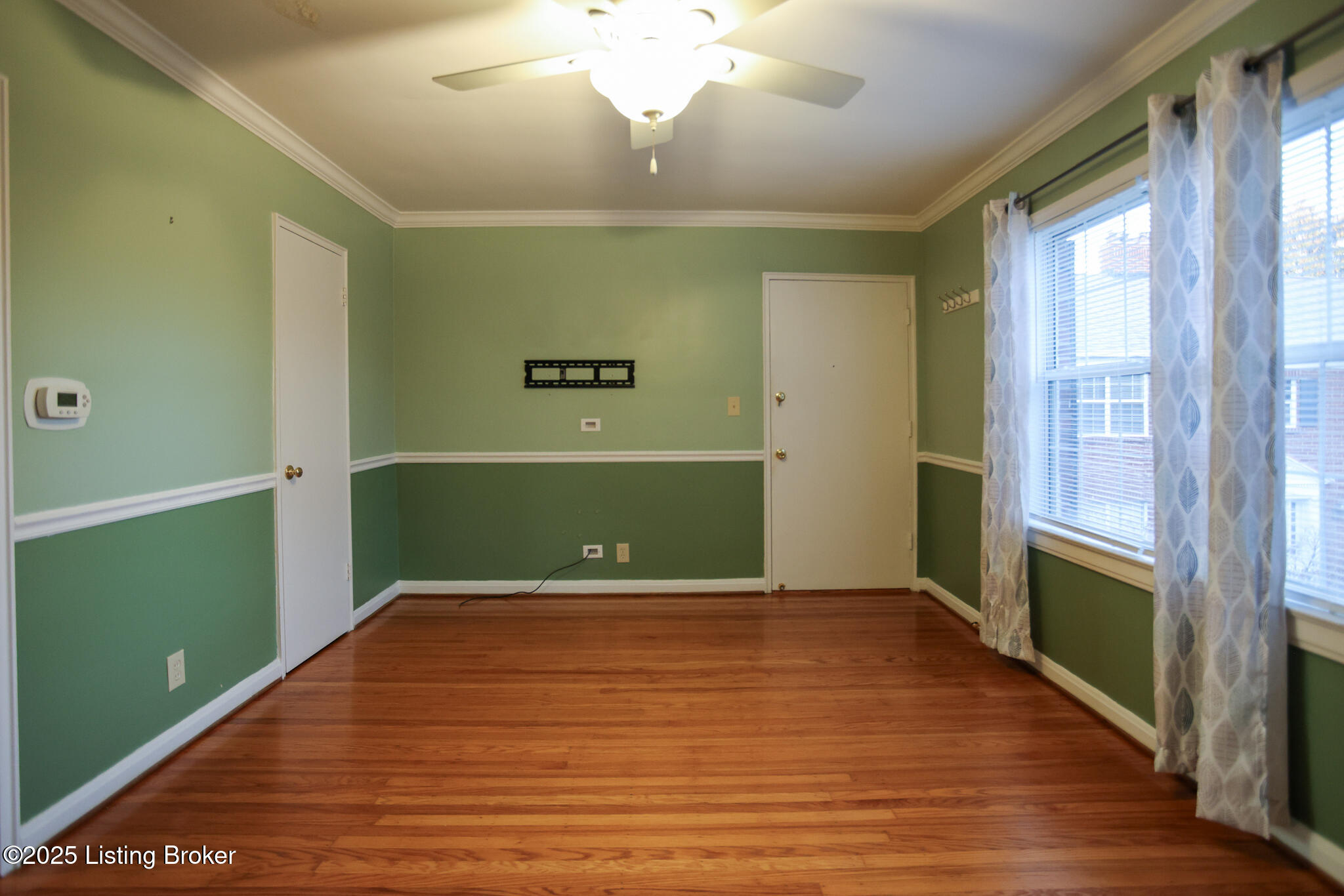 114 Crescent Ave D4