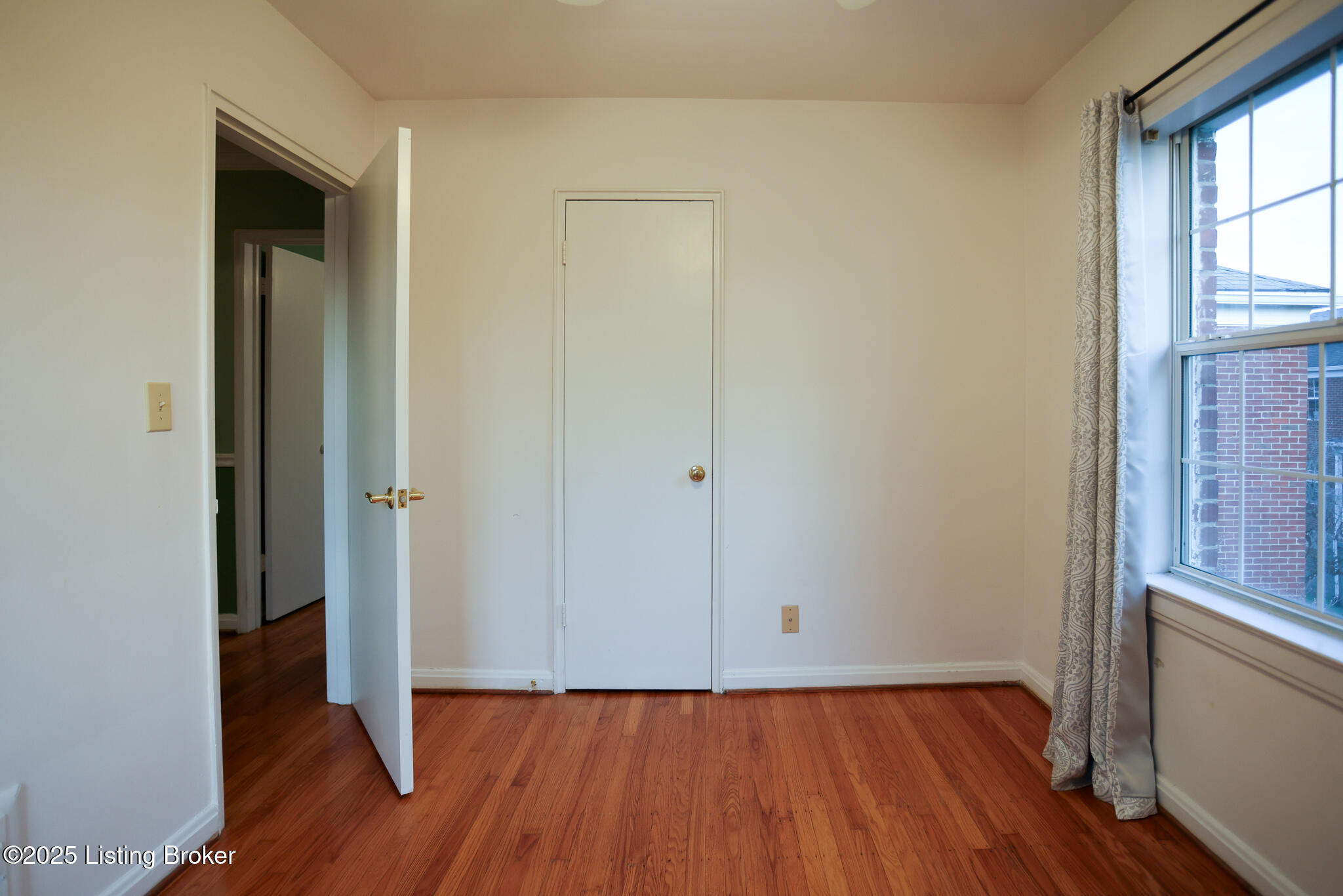 114 Crescent Ave D4