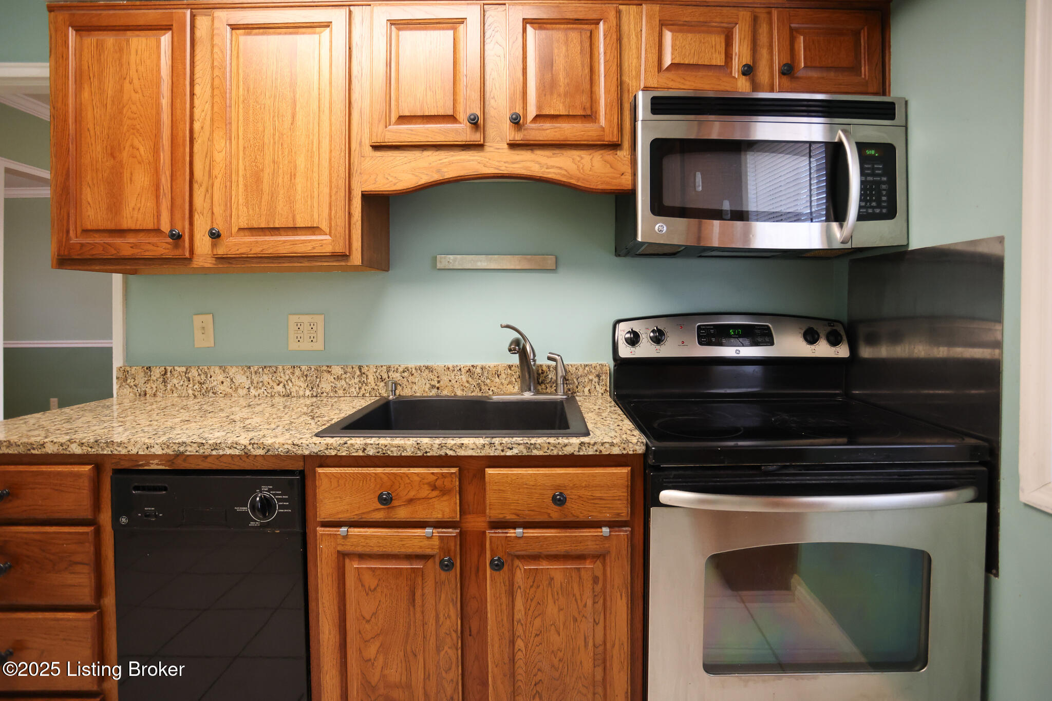 114 Crescent Ave D4