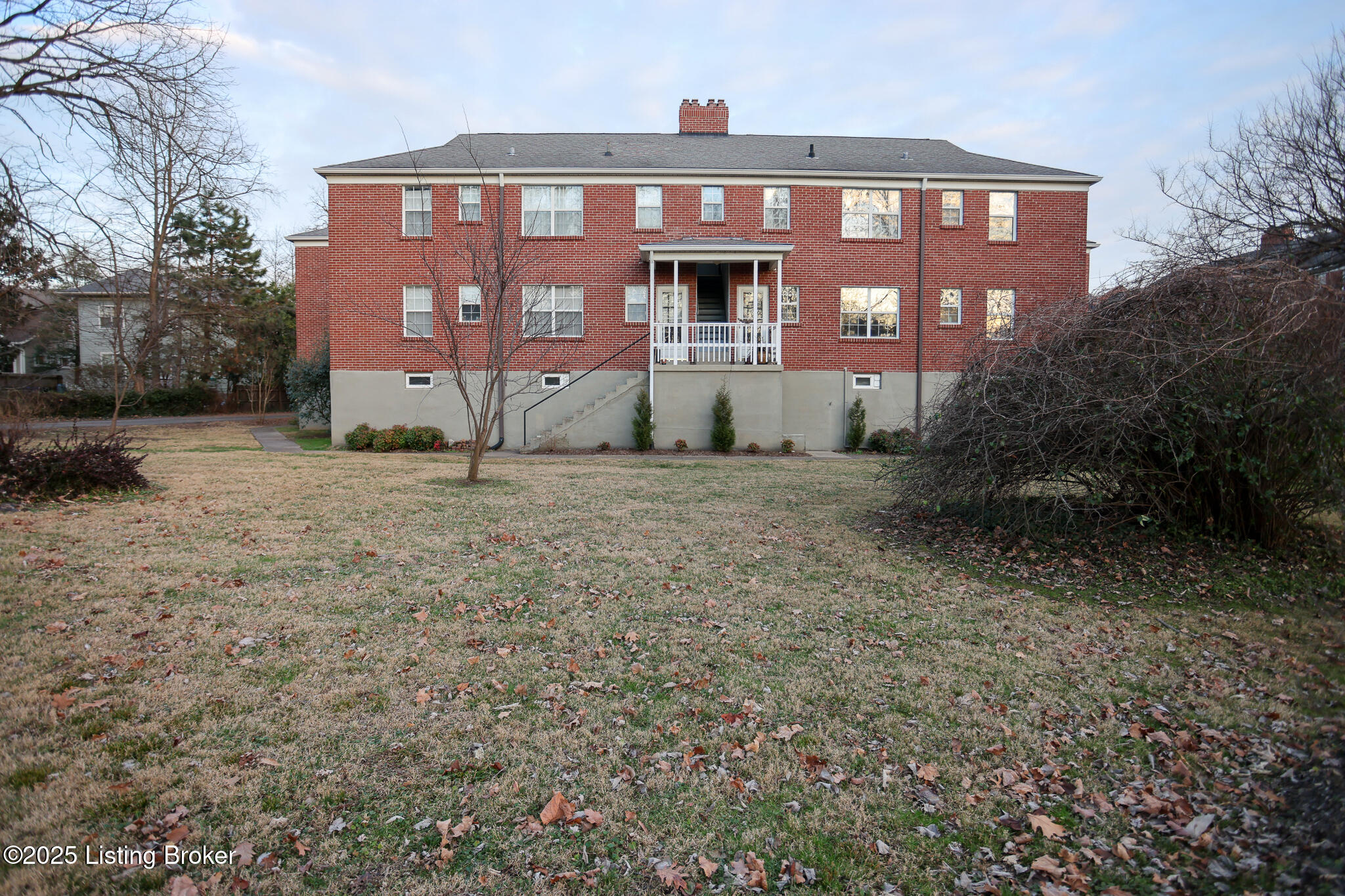 114 Crescent Ave D4