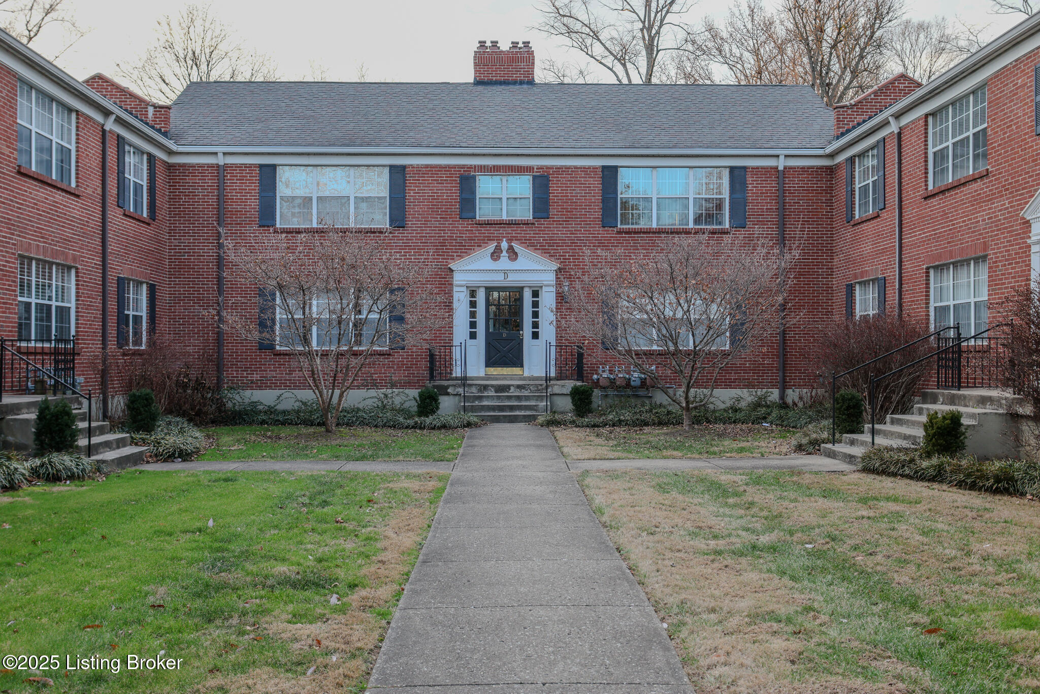 114 Crescent Ave D4