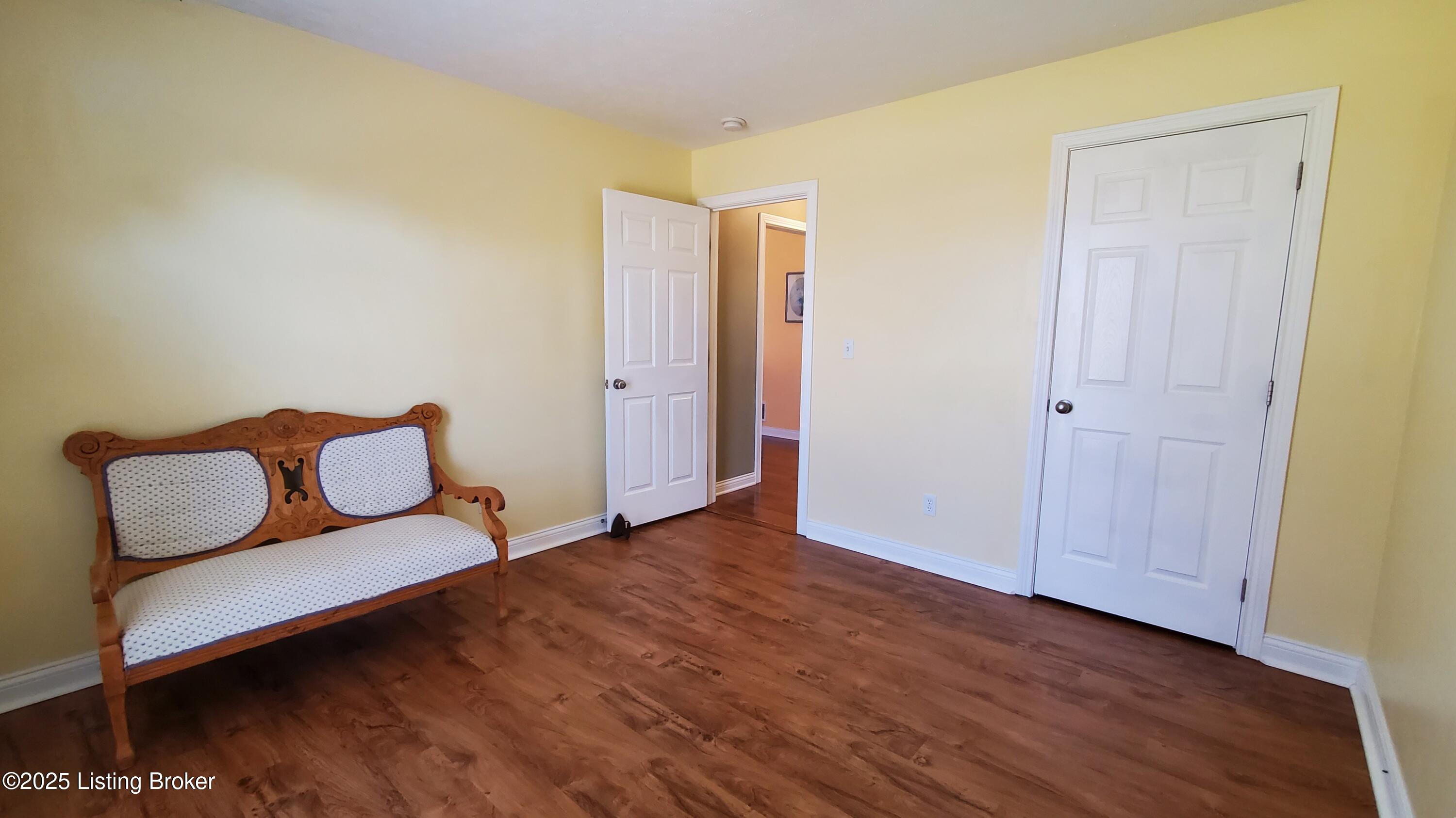 106 Lexington Ct