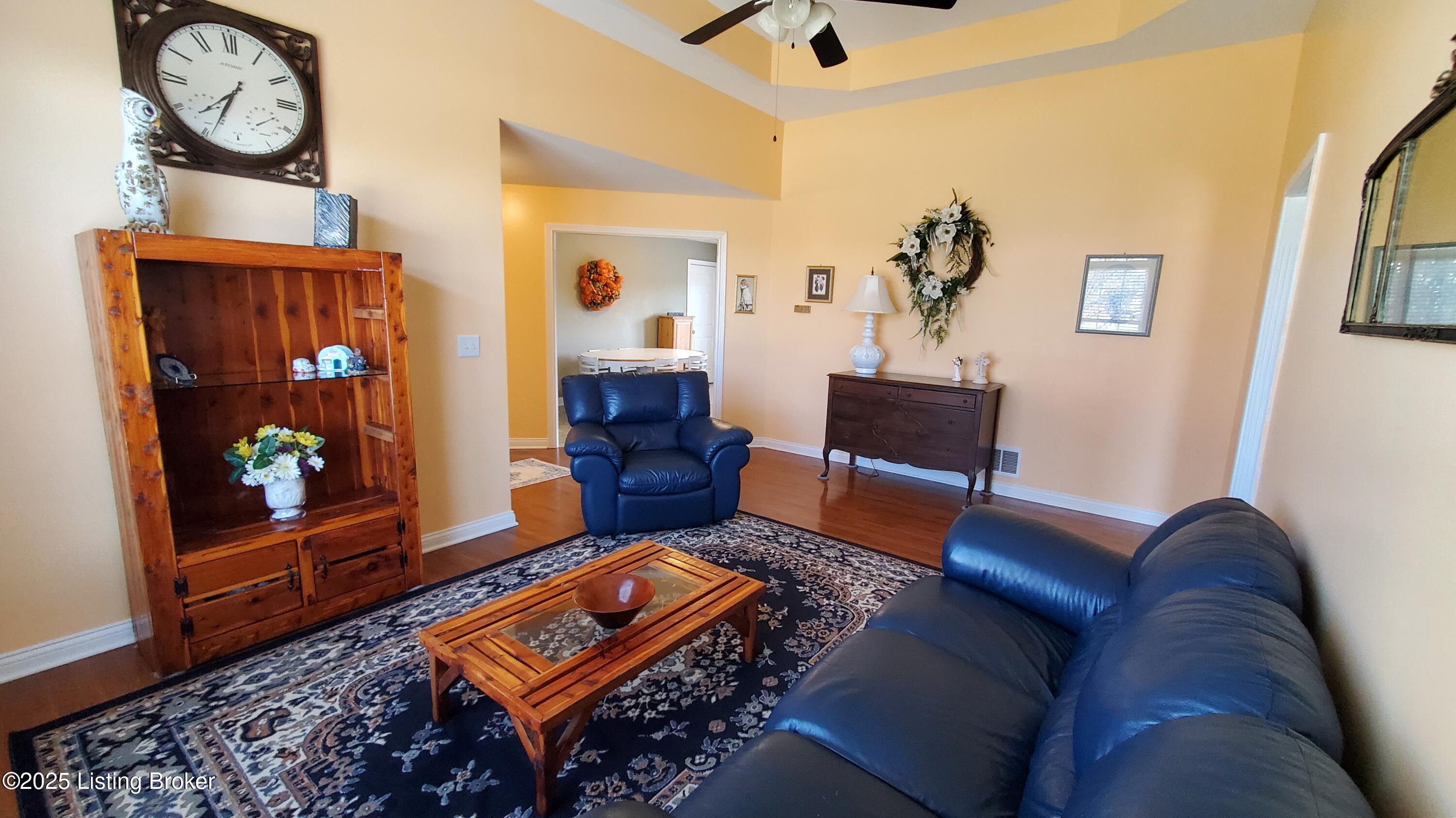 106 Lexington Ct