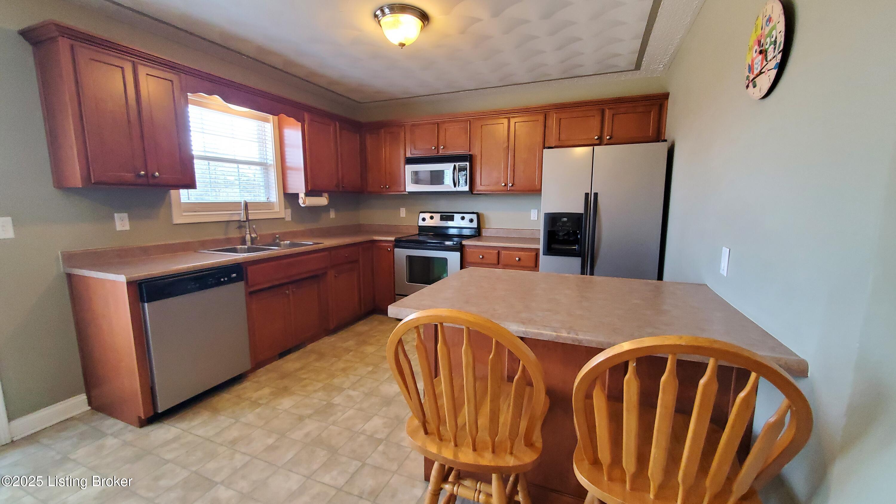 106 Lexington Ct