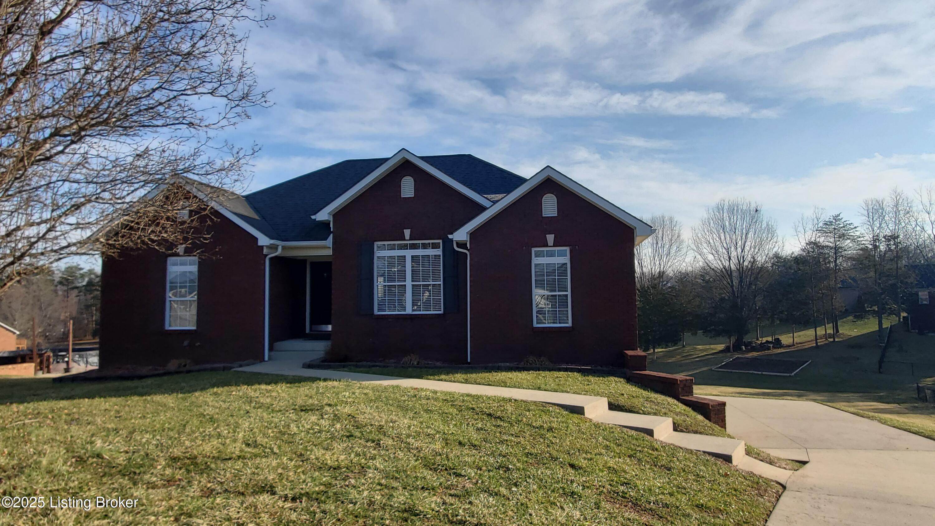 106 Lexington Ct