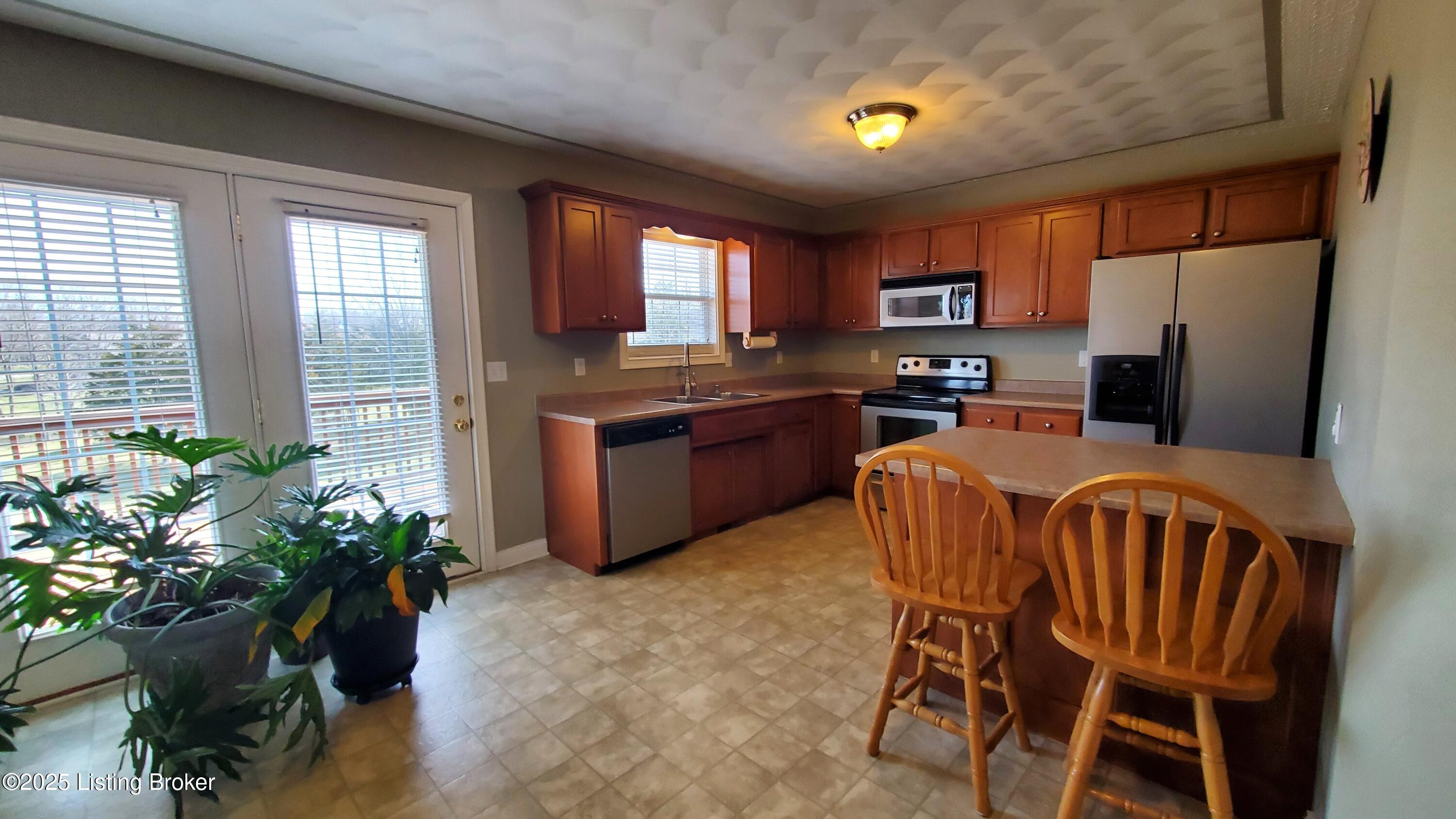 106 Lexington Ct