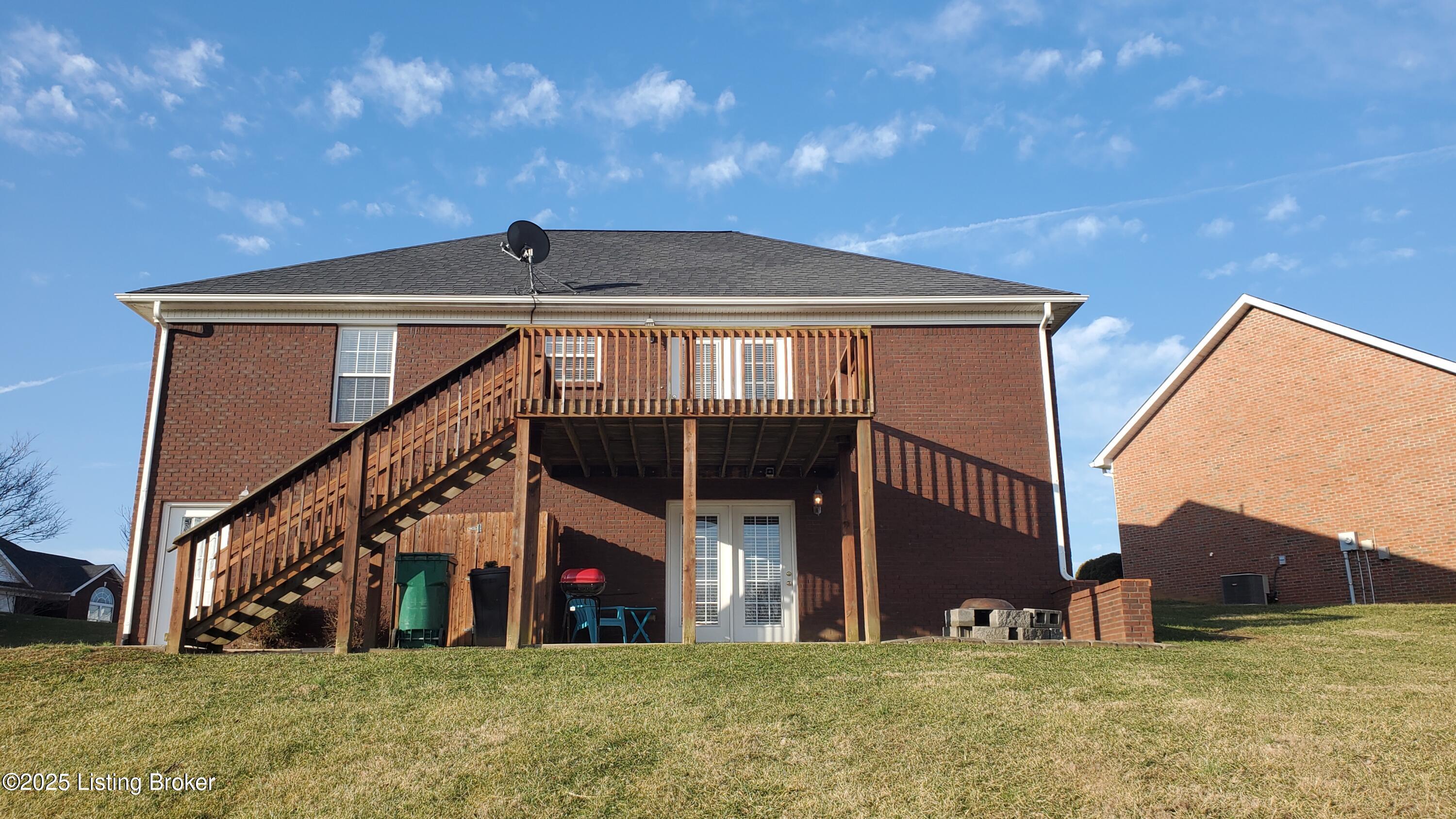 106 Lexington Ct