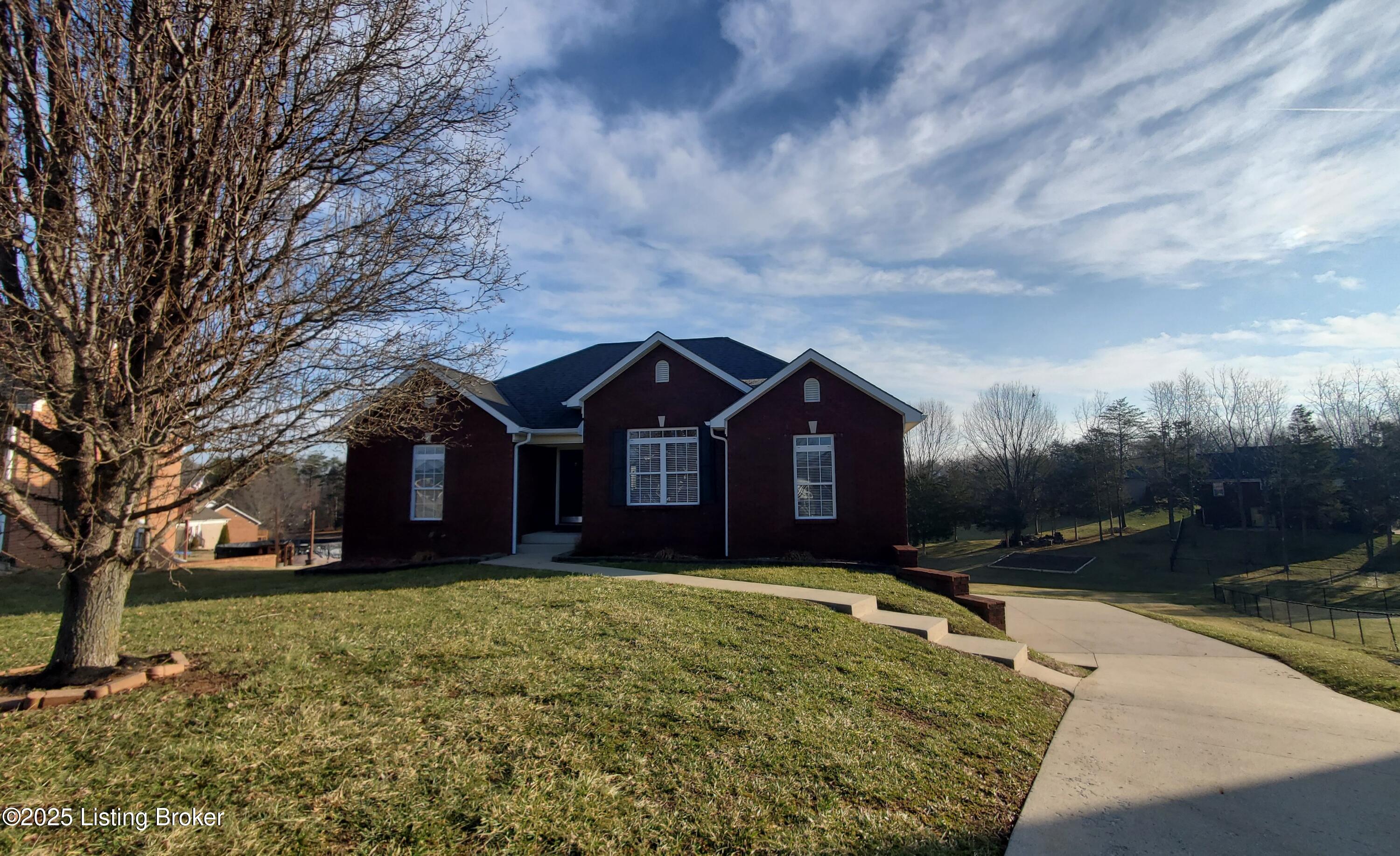106 Lexington Ct