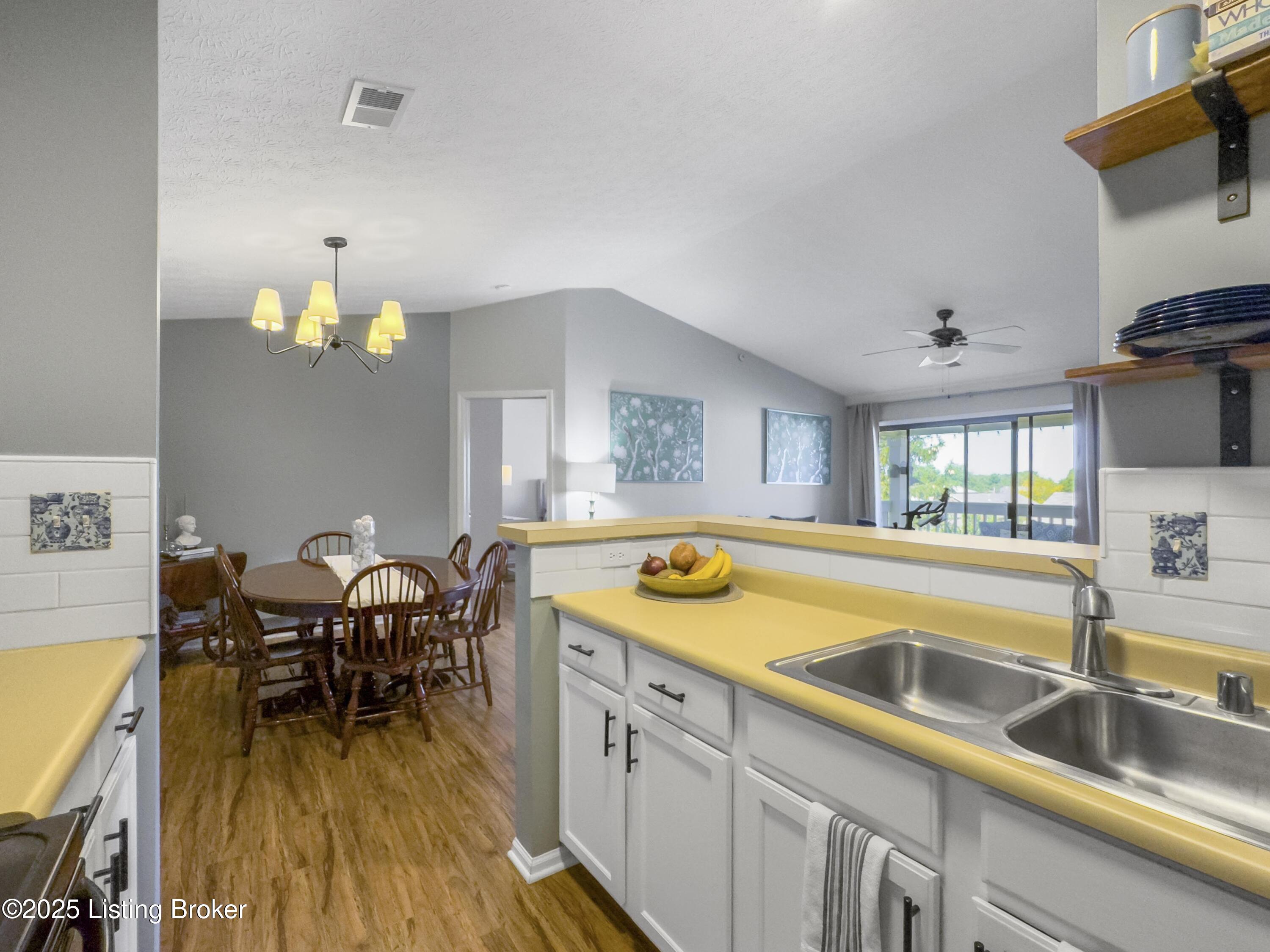 3903 Yardley Ct 310