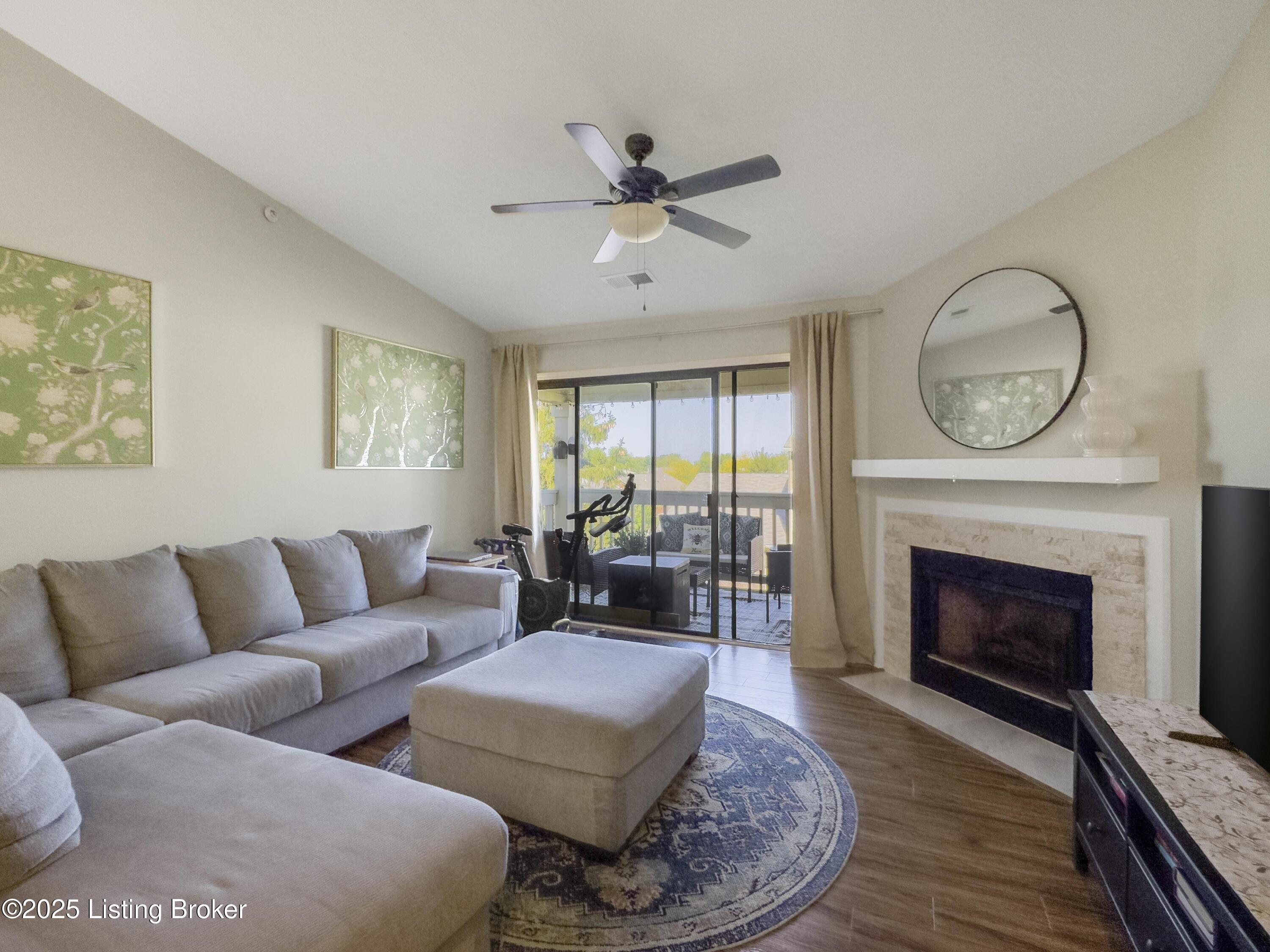 3903 Yardley Ct 310