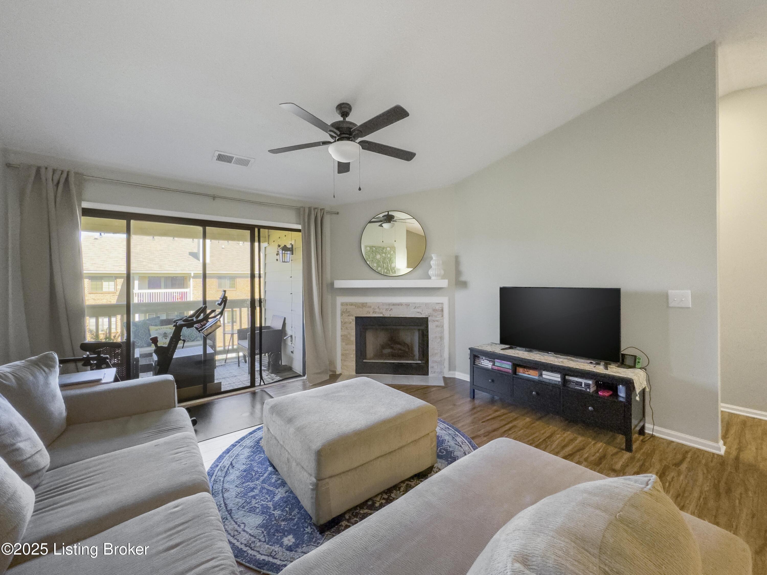 3903 Yardley Ct 310