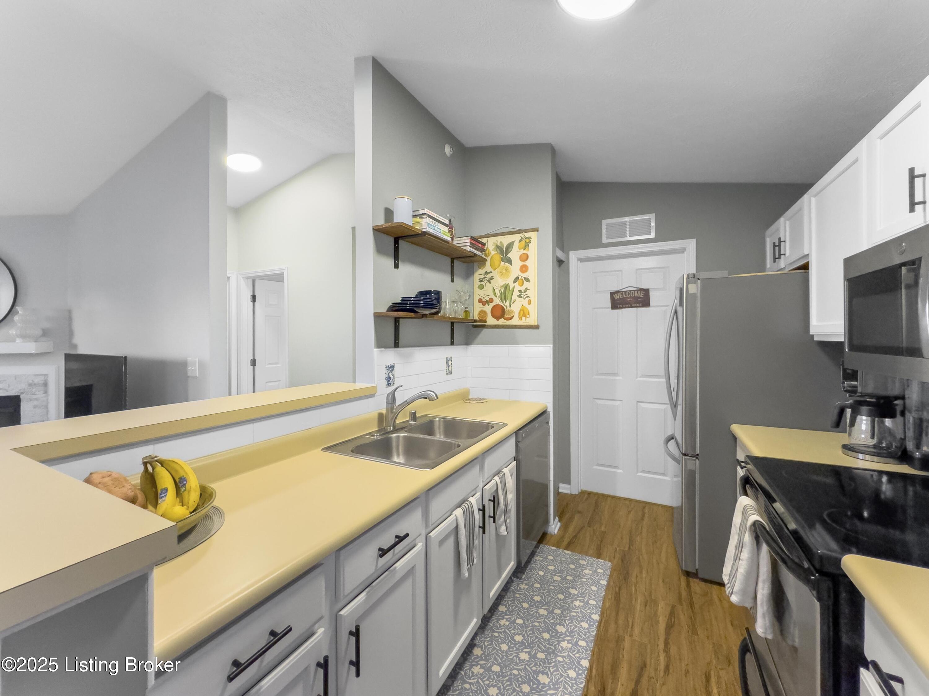3903 Yardley Ct 310
