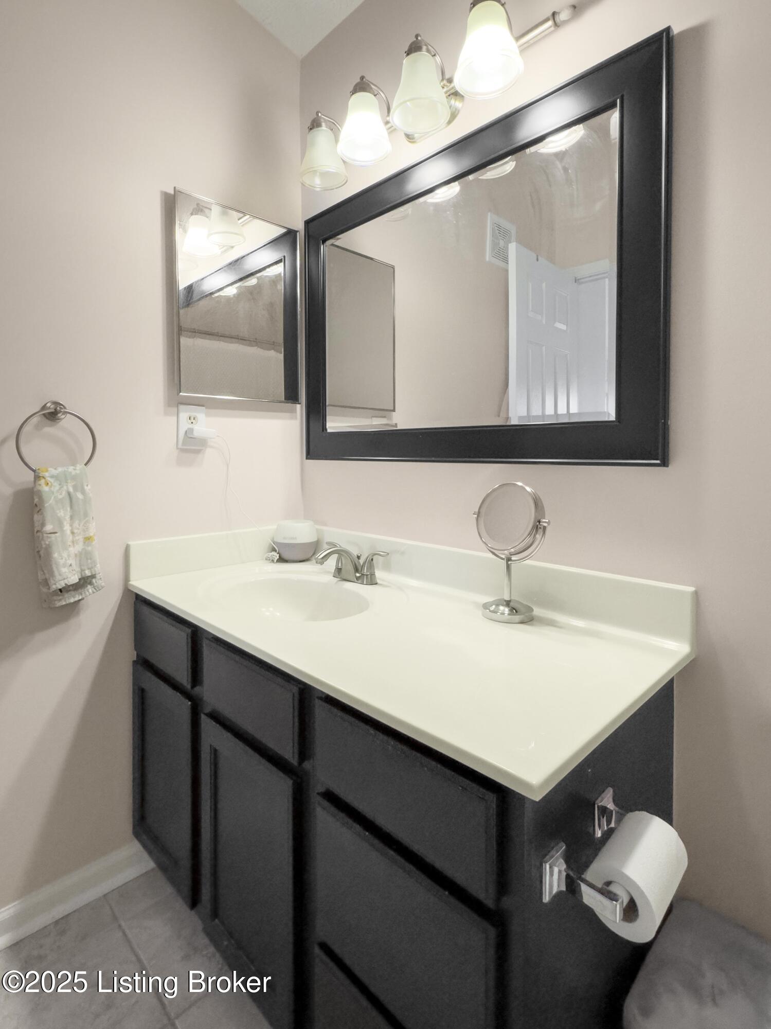3903 Yardley Ct 310