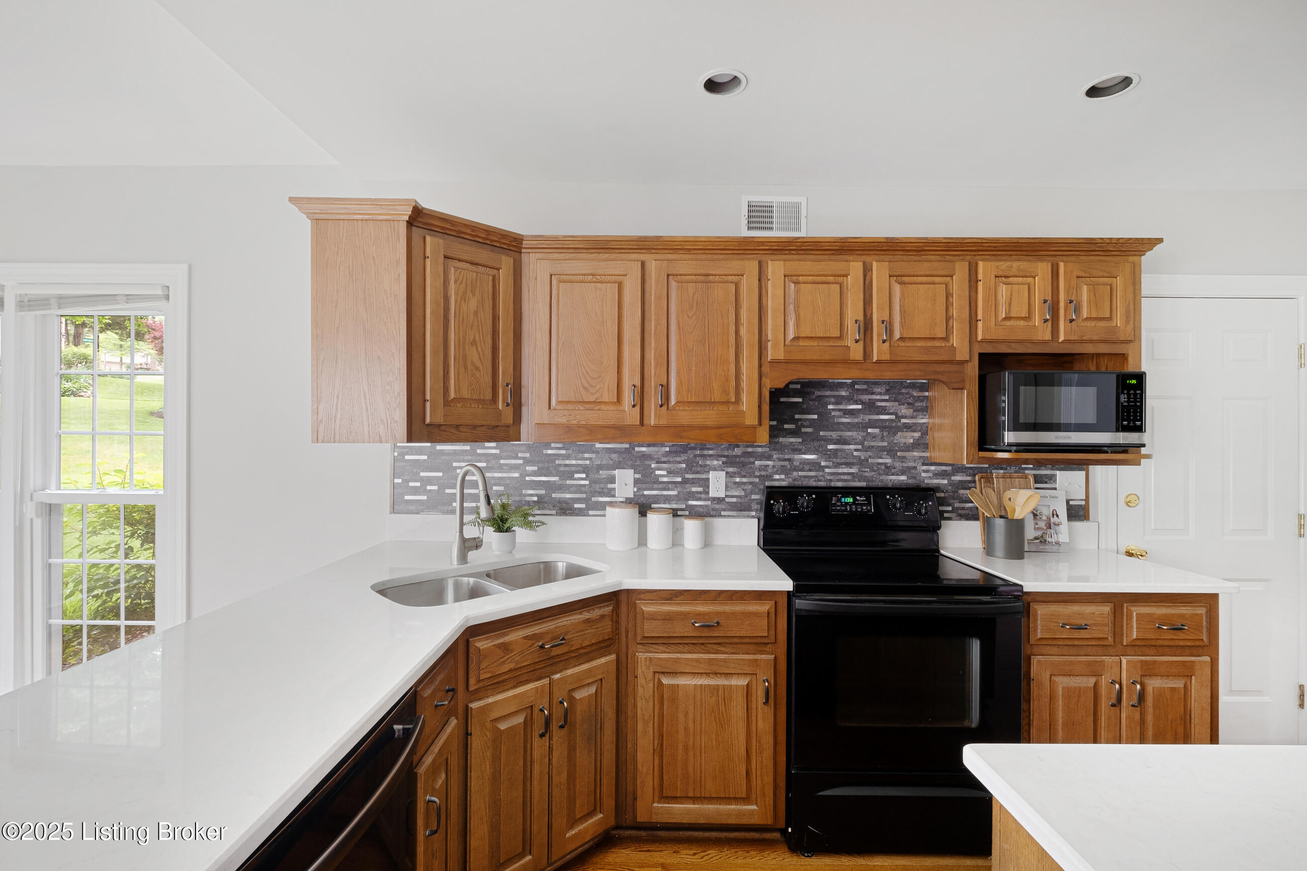 7709 Nevia Way