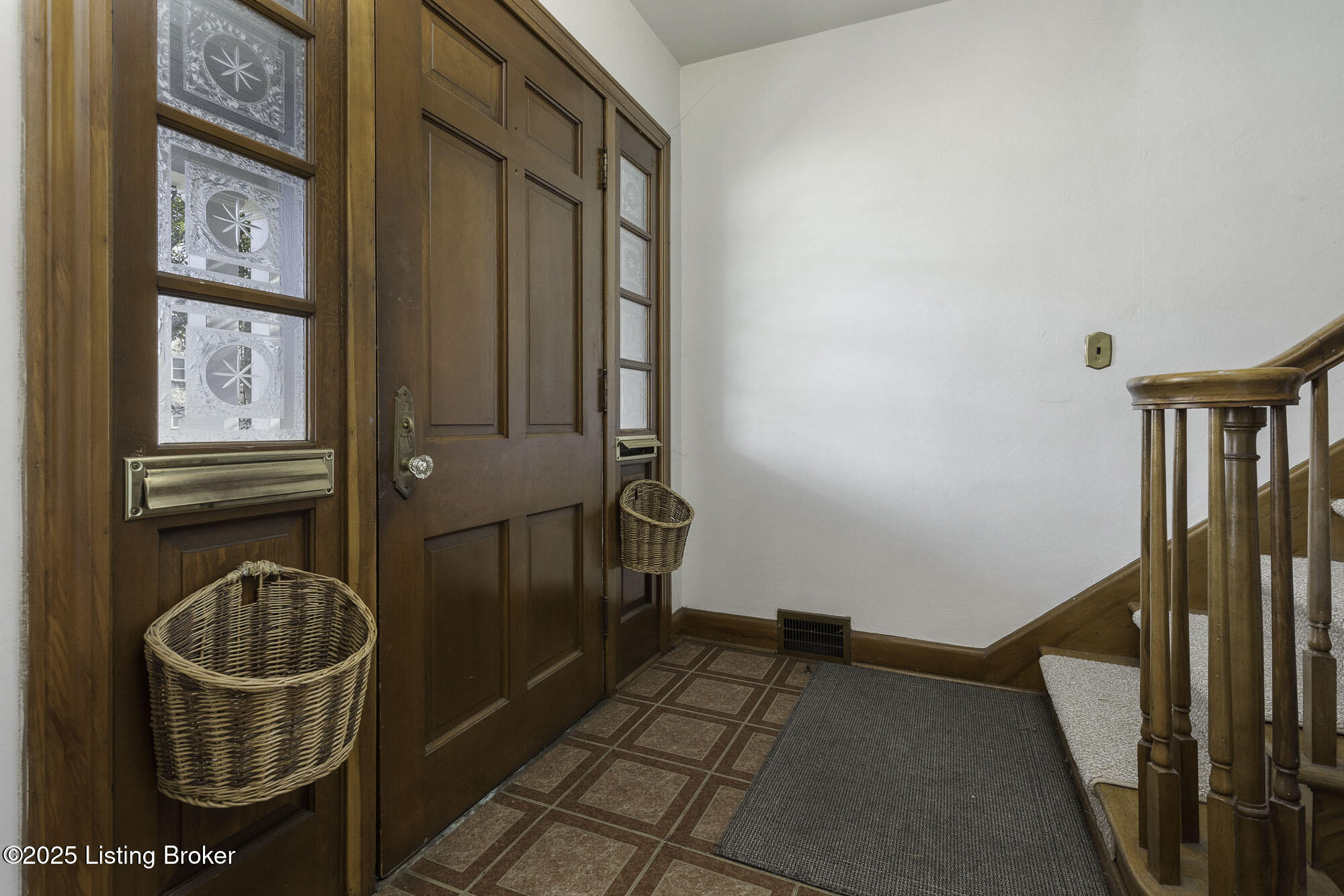 2504 Broadmeade Rd