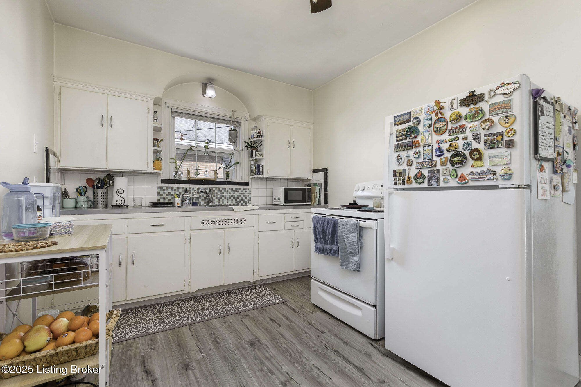 2504 Broadmeade Rd