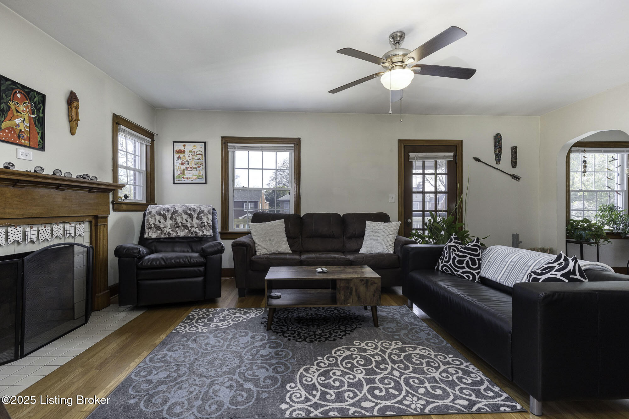 2504 Broadmeade Rd