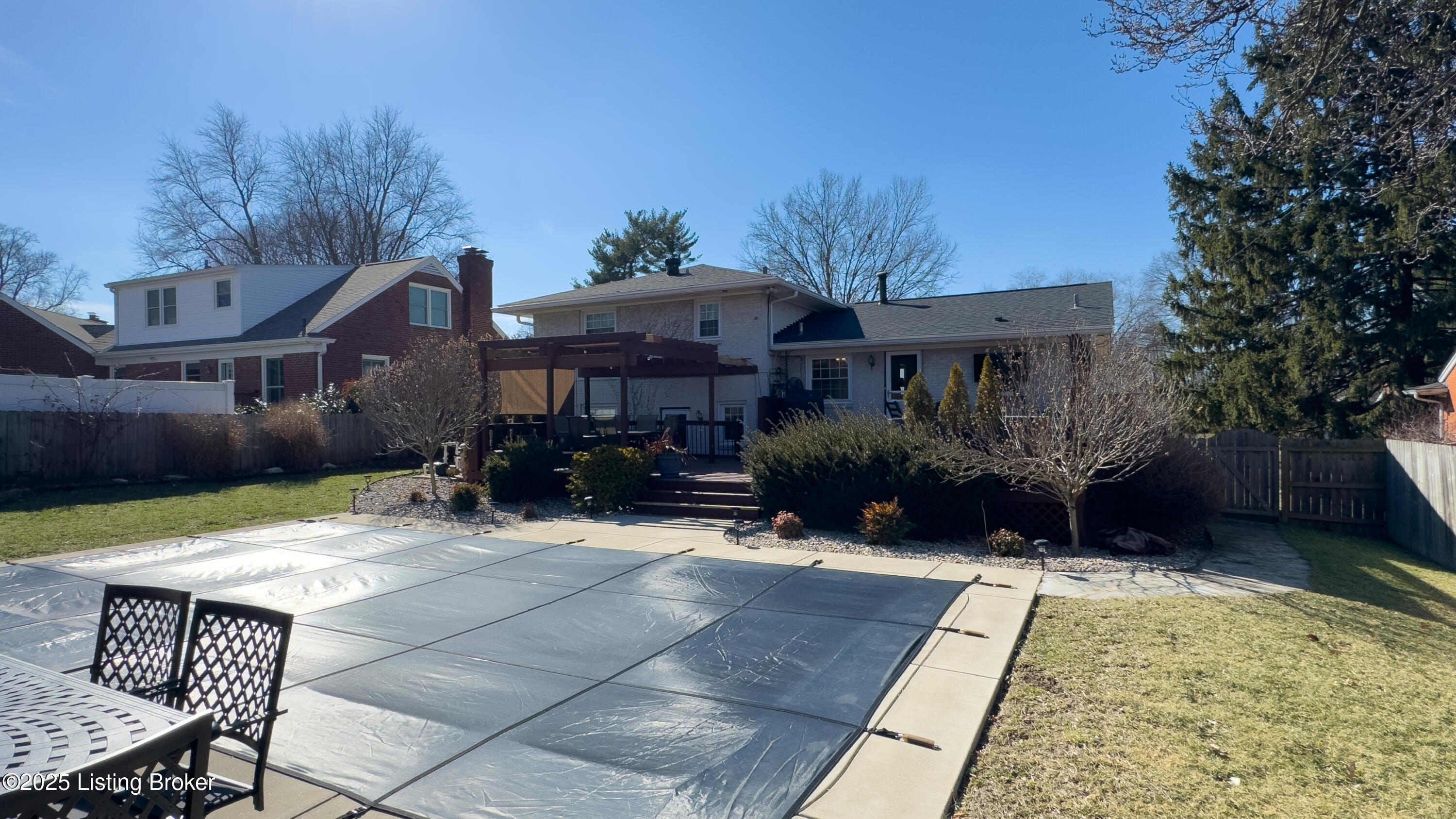 3305 Hillvale Rd