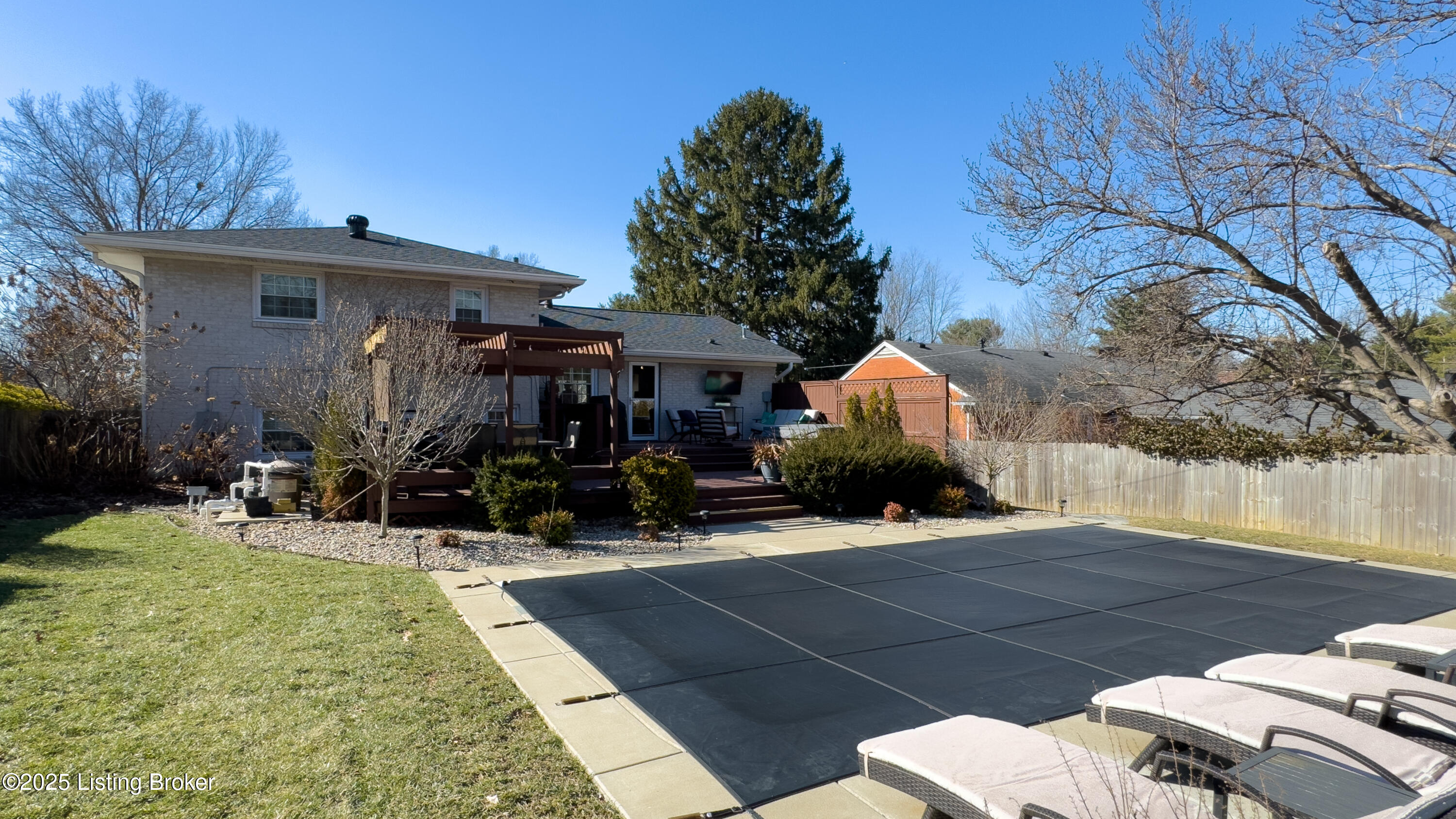 3305 Hillvale Rd