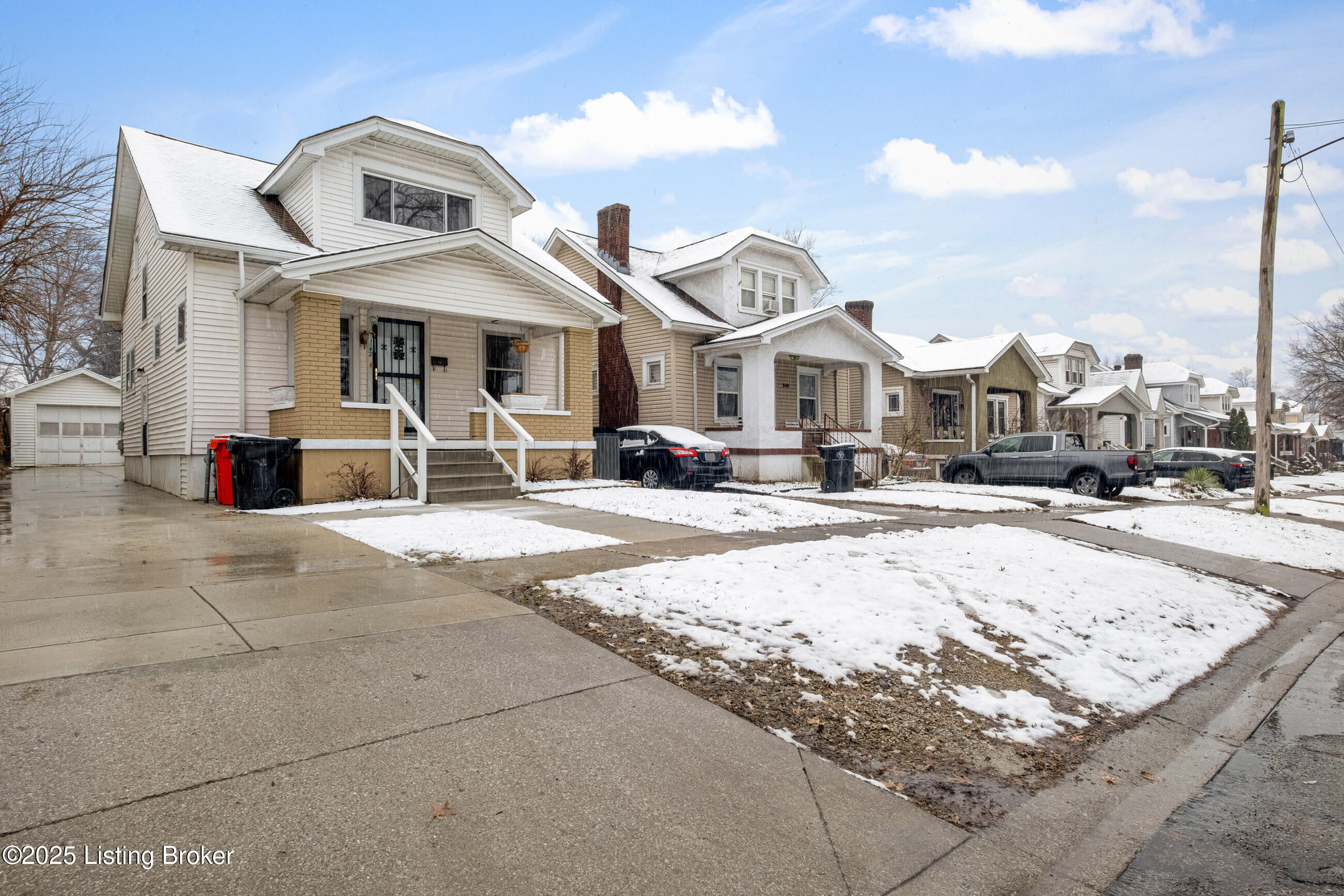 642 Ervay Ave