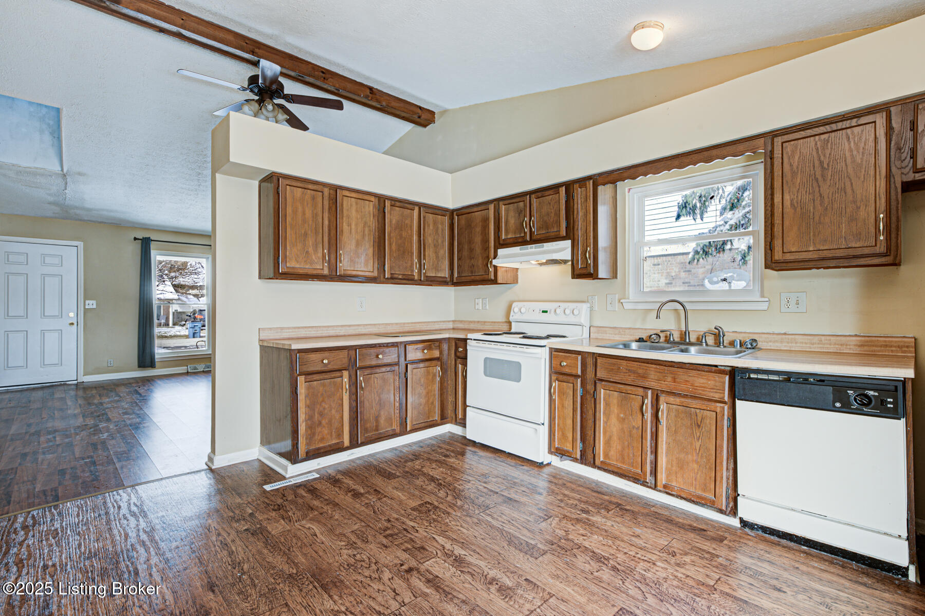 3753-3755 Chamberlain Ct