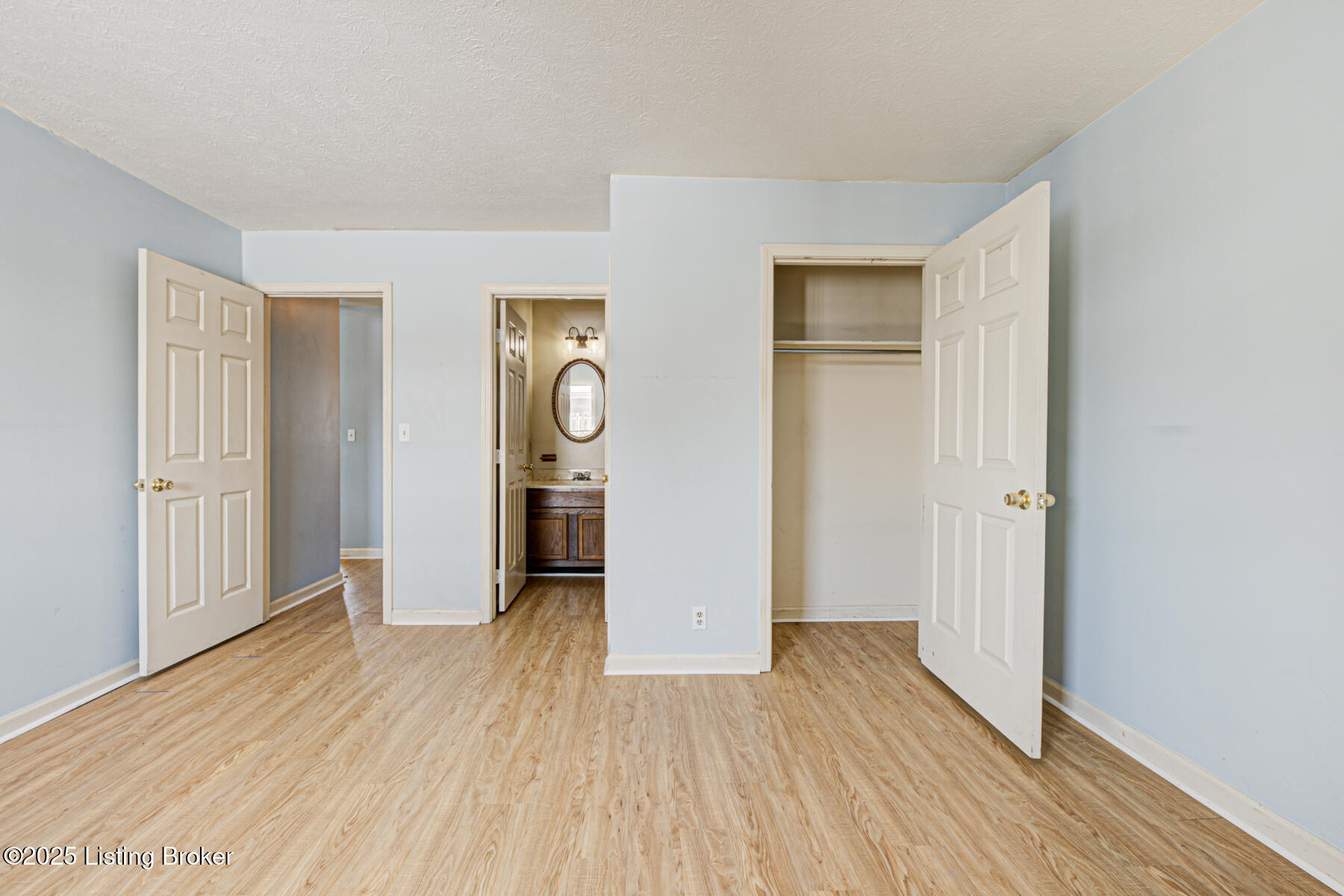 3753-3755 Chamberlain Ct
