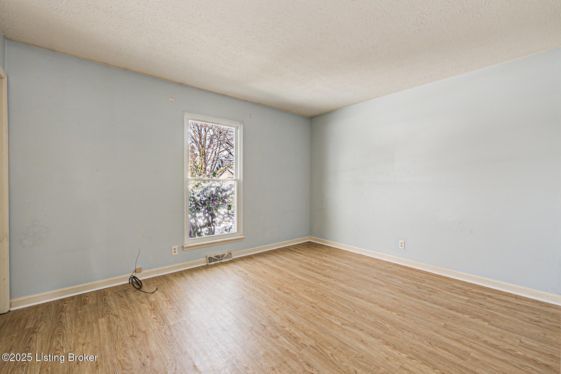 3753-3755 Chamberlain Ct