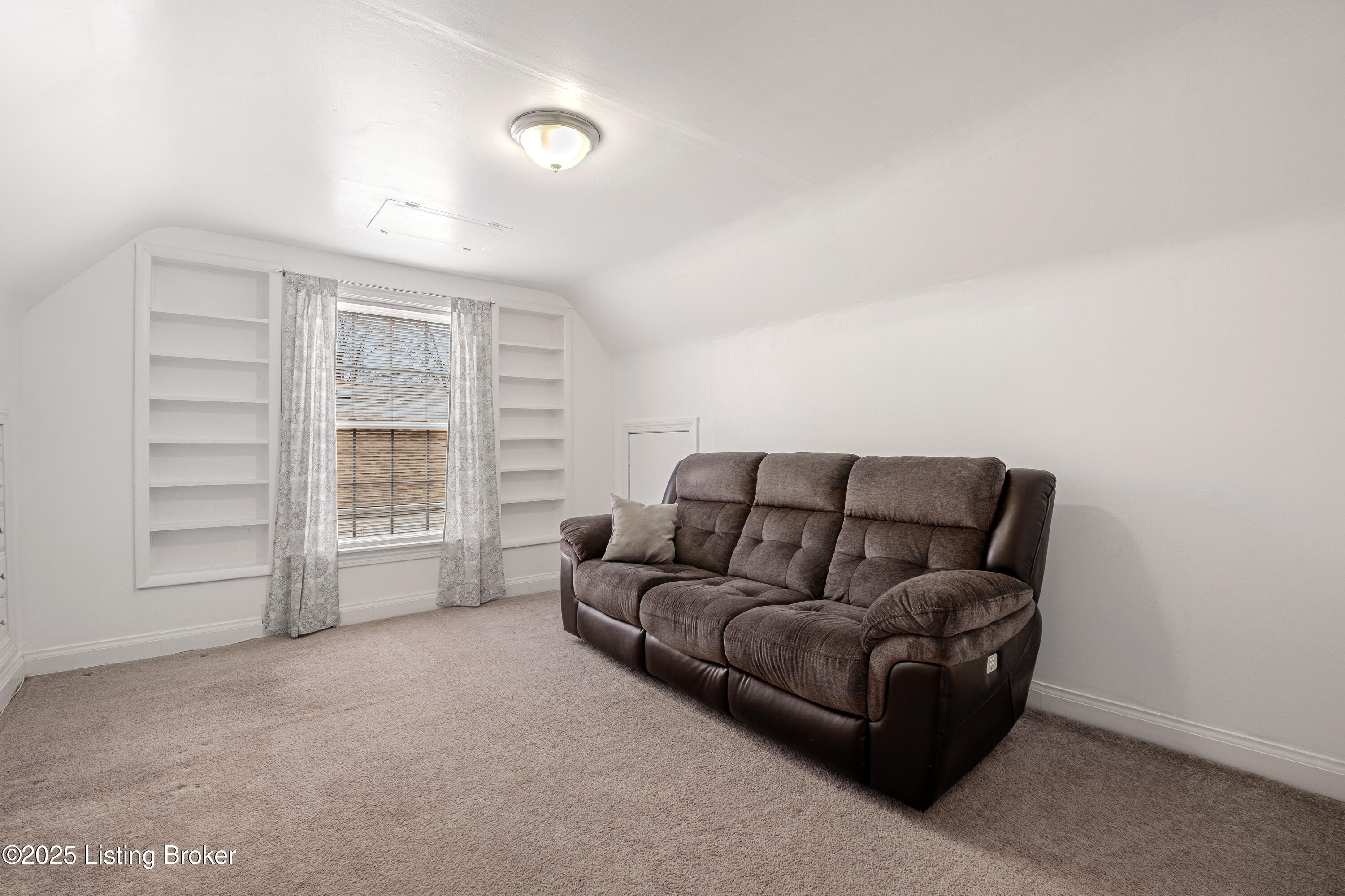 2586 Greenup Rd