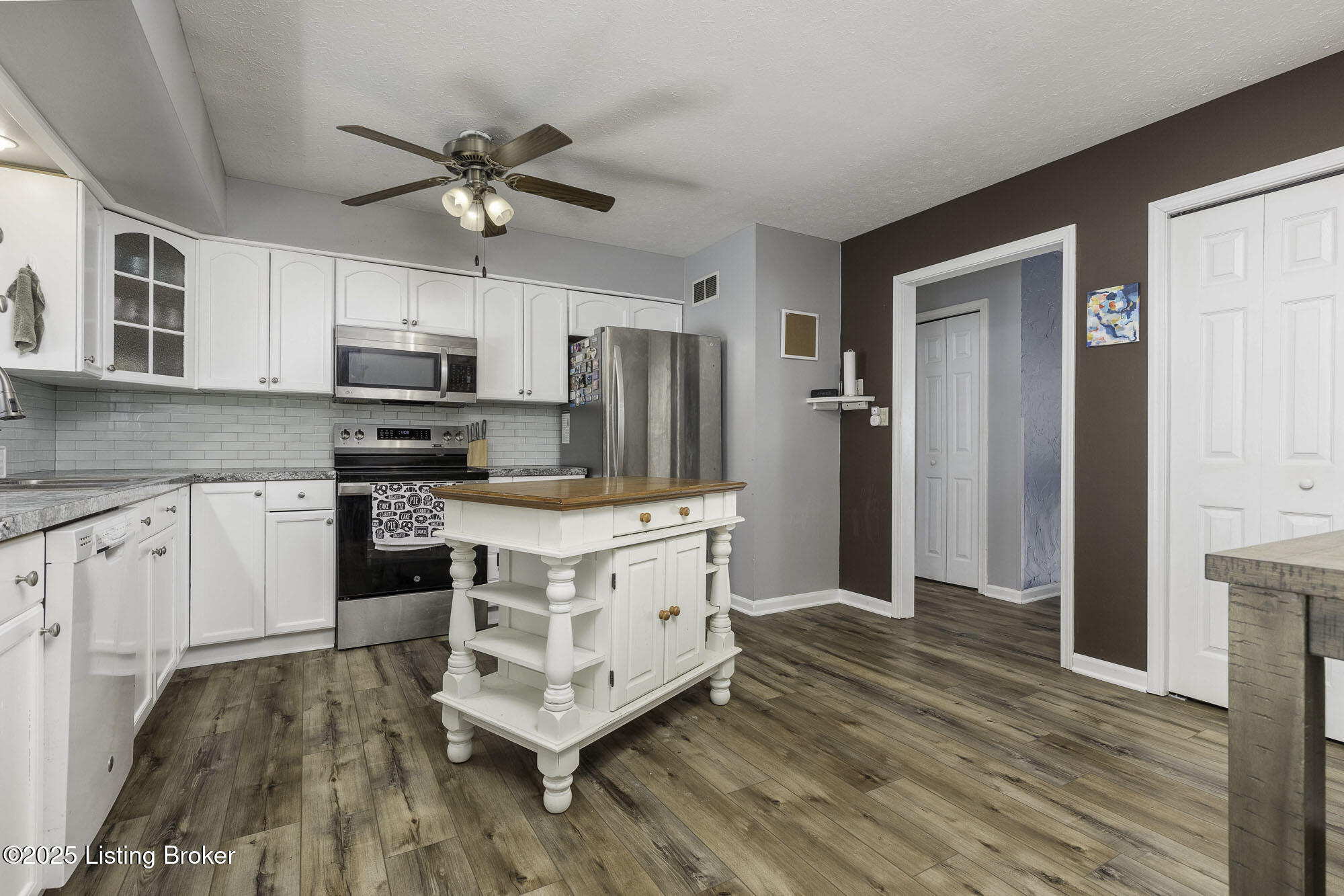 1403 Amanda Way