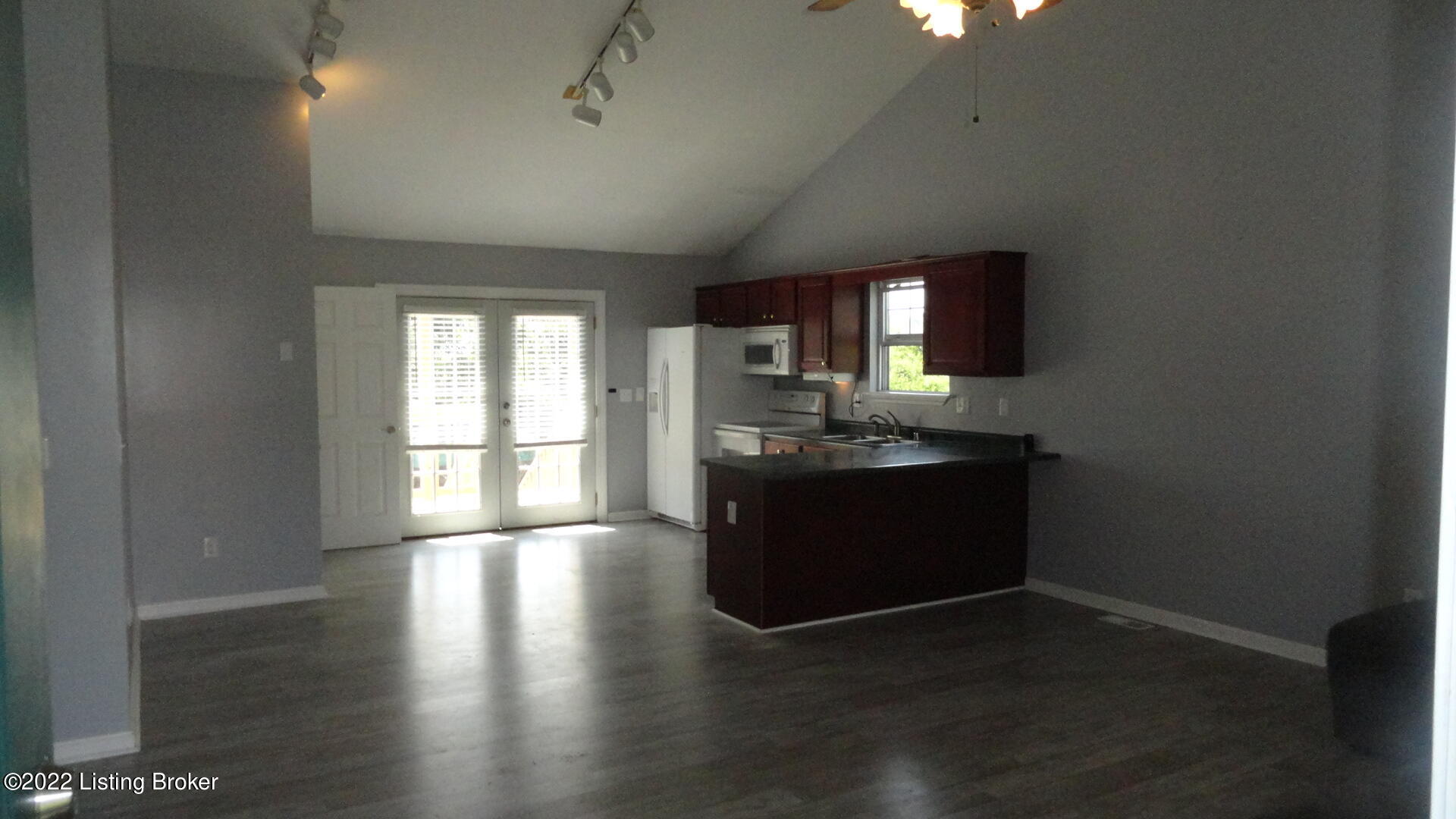 6722 Leverett Ln