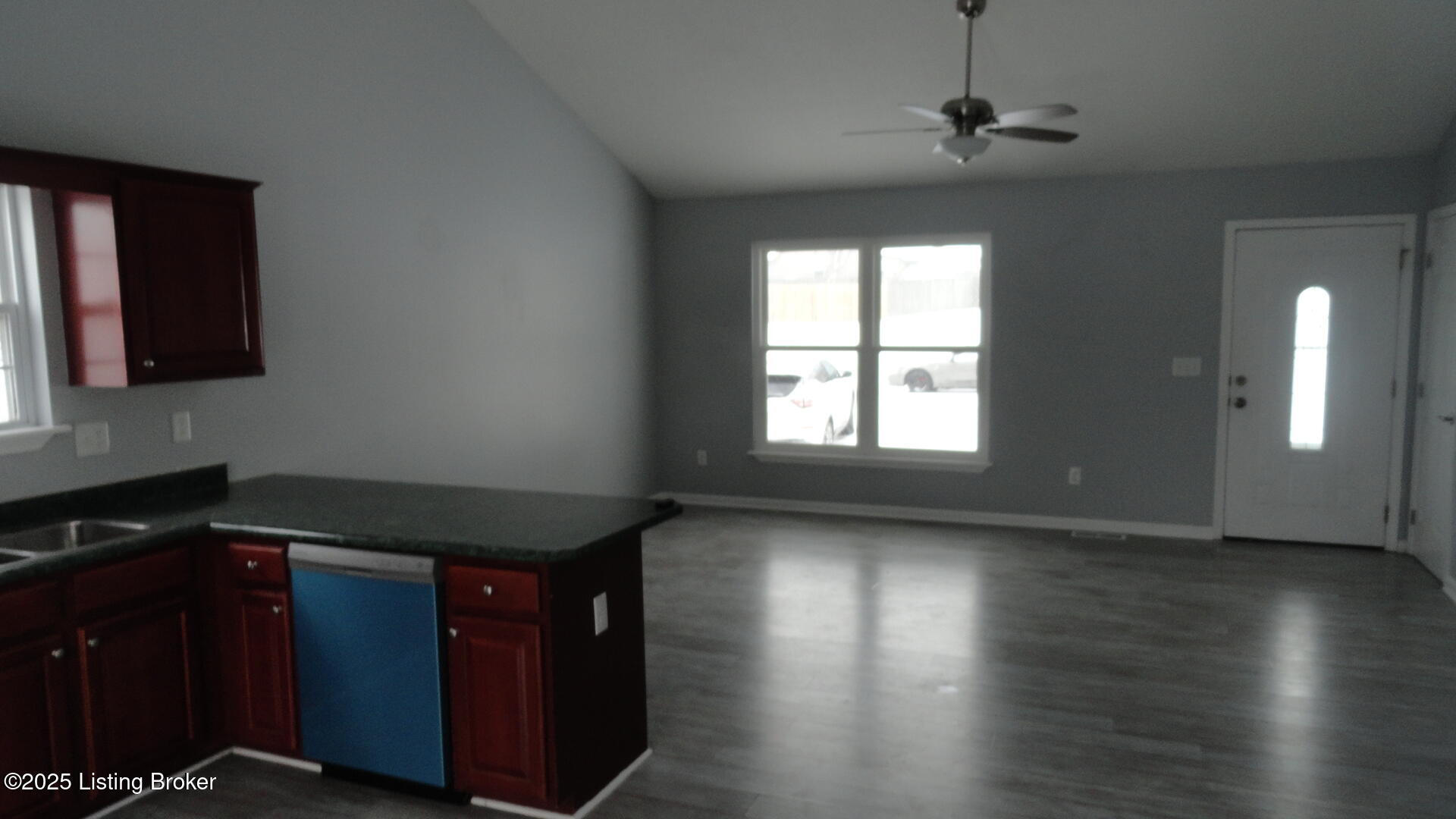 6722 Leverett Ln
