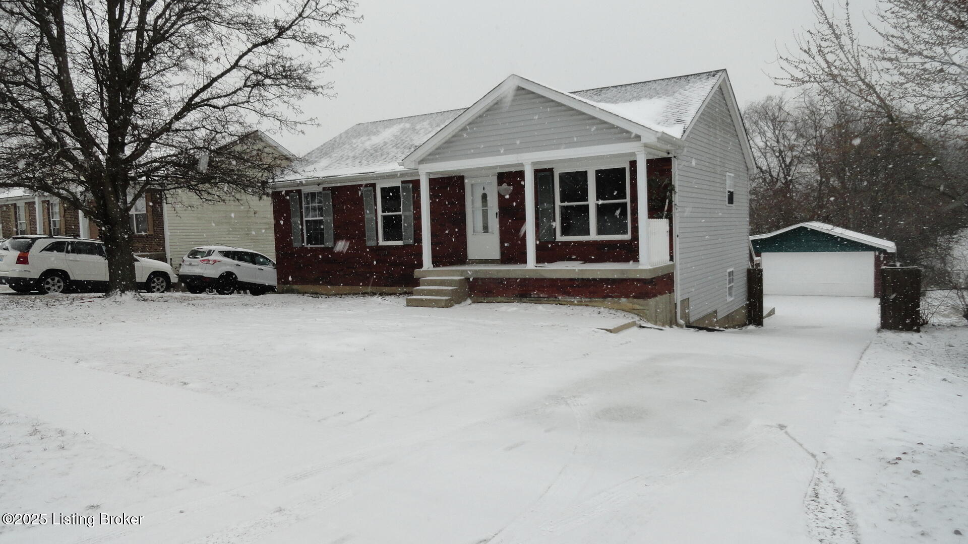 6722 Leverett Ln