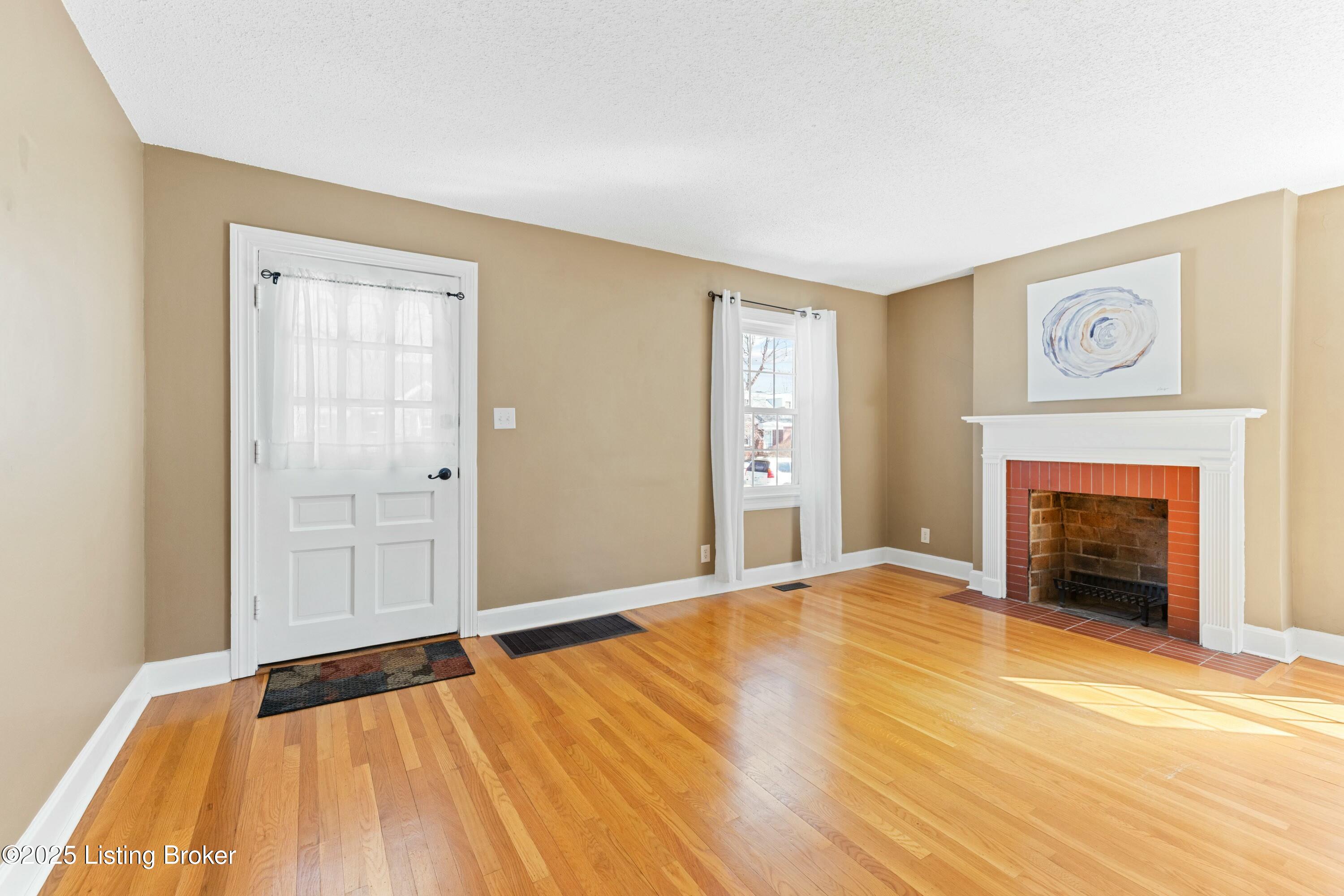 3122 Bobolink Rd